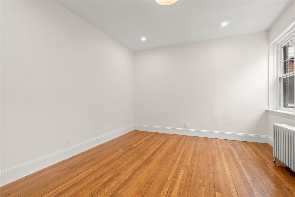 37 Englewood Ave # 3