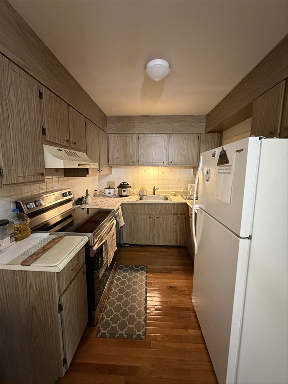 49 Jacqueline Rd # 6