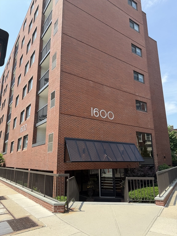 1600 Massachusetts Ave # 404