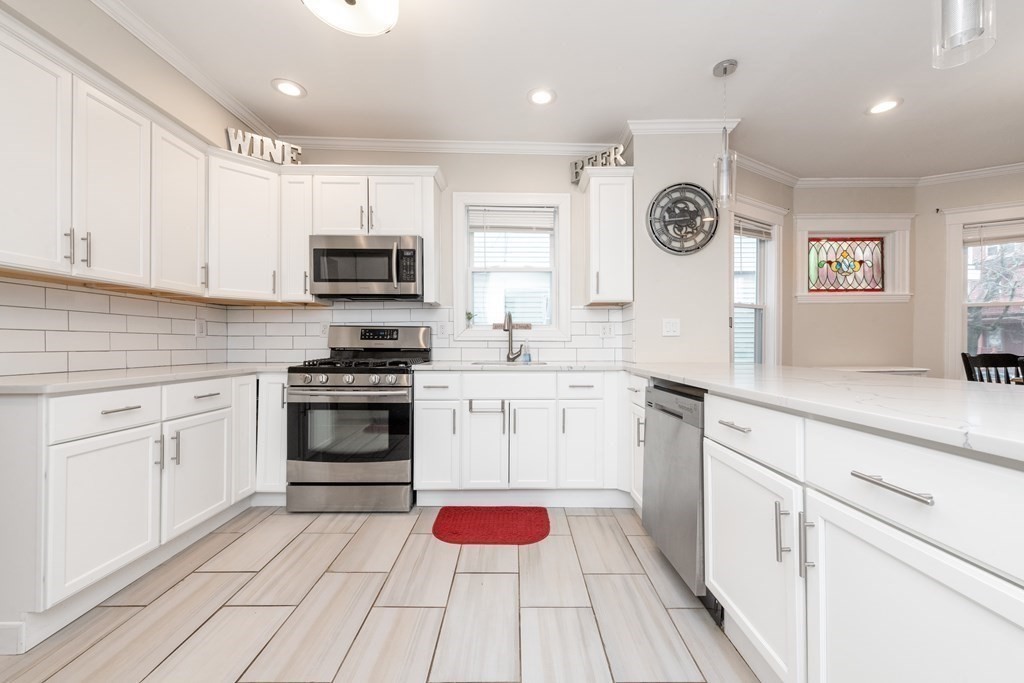 30 Larchmont St # 1