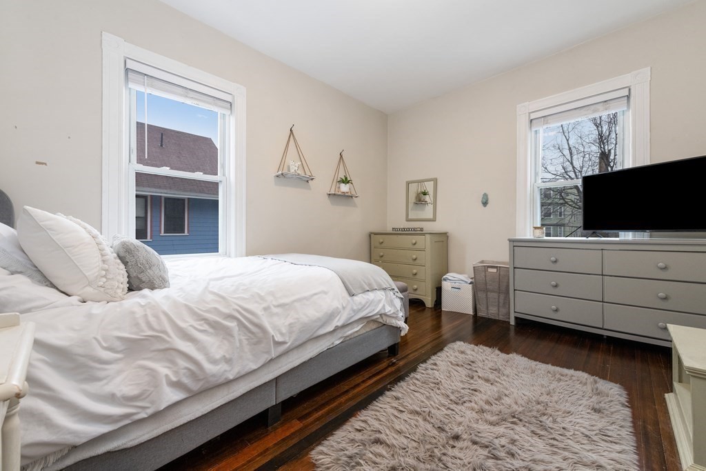 30 Larchmont St # 1