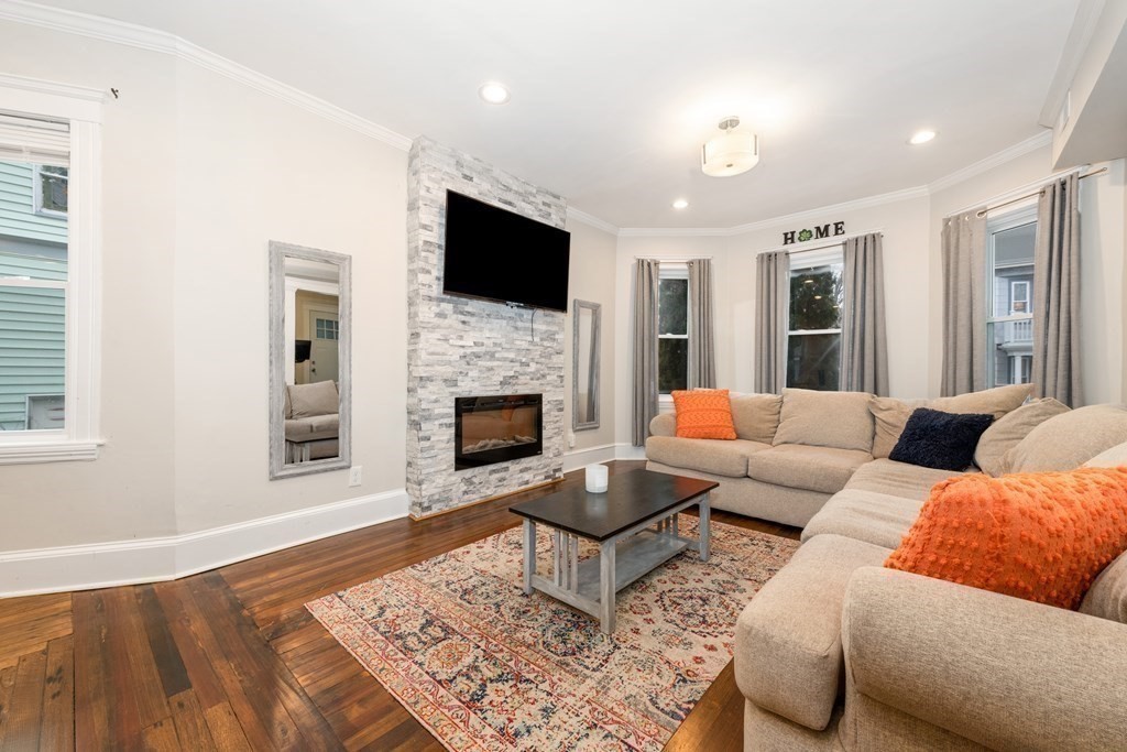 30 Larchmont St # 1