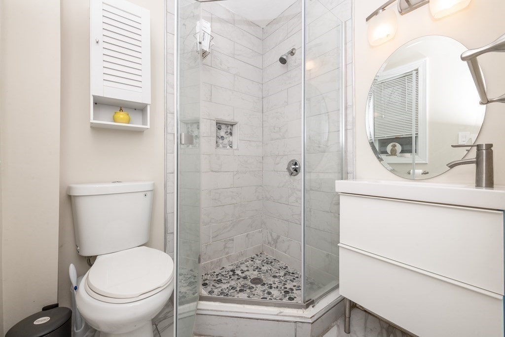 30 Larchmont St # 1