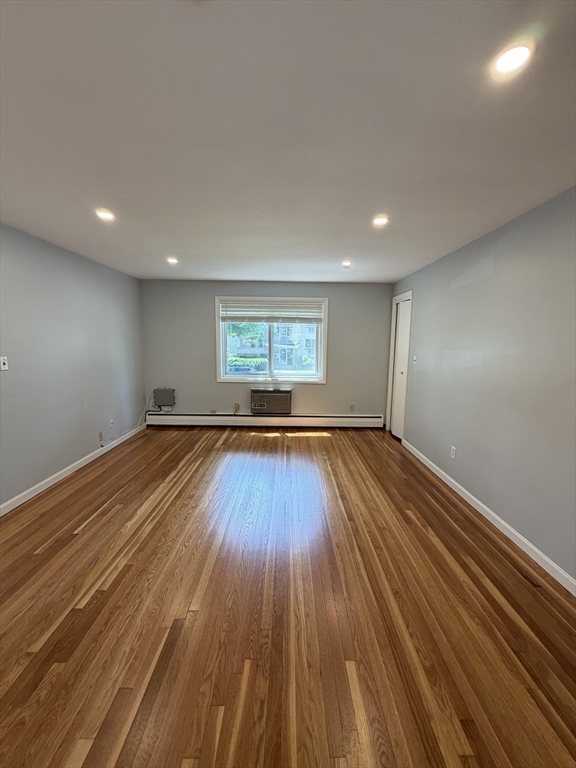 42 Lionel Ave # C