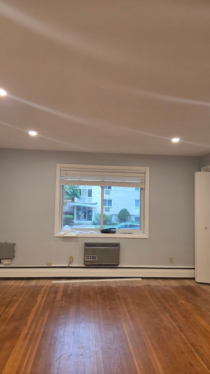 42 Lionel Ave # C