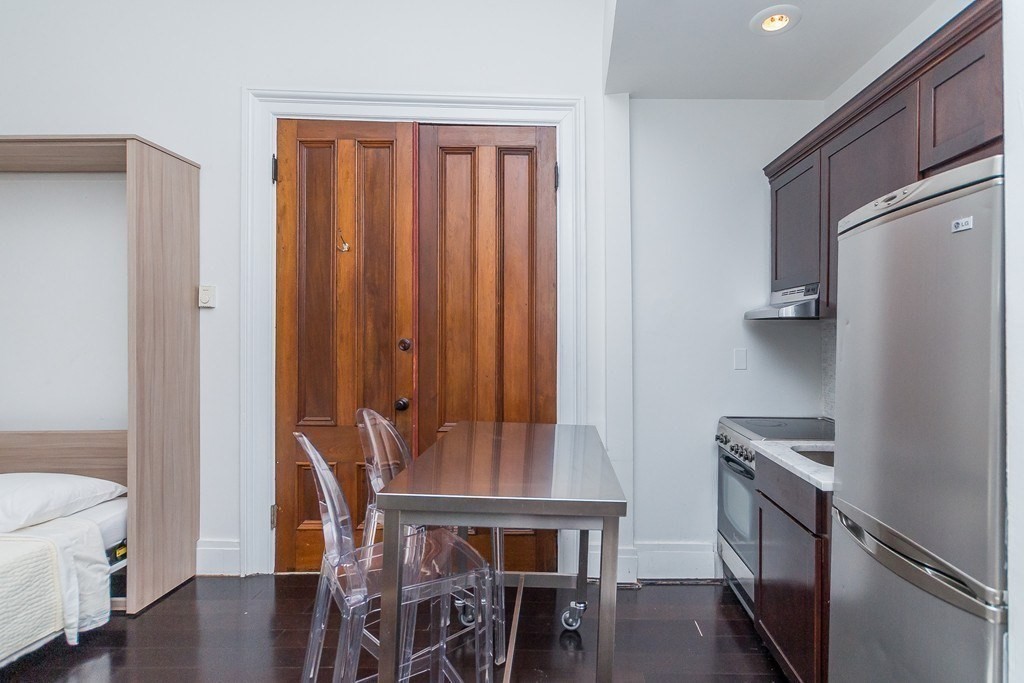 529 Columbus Ave # 17