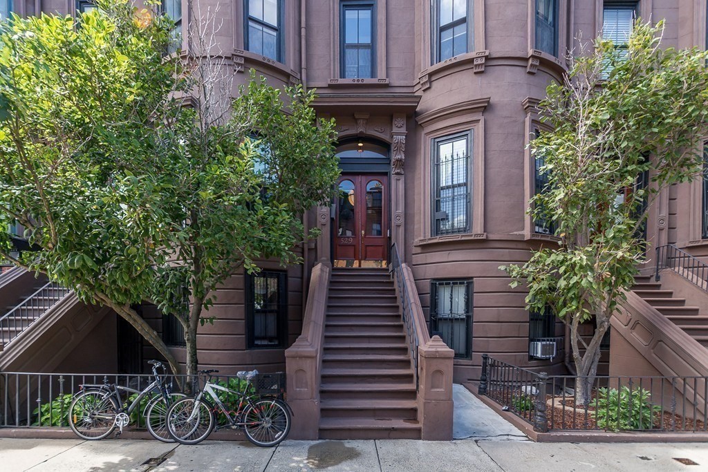 529 Columbus Ave # 17