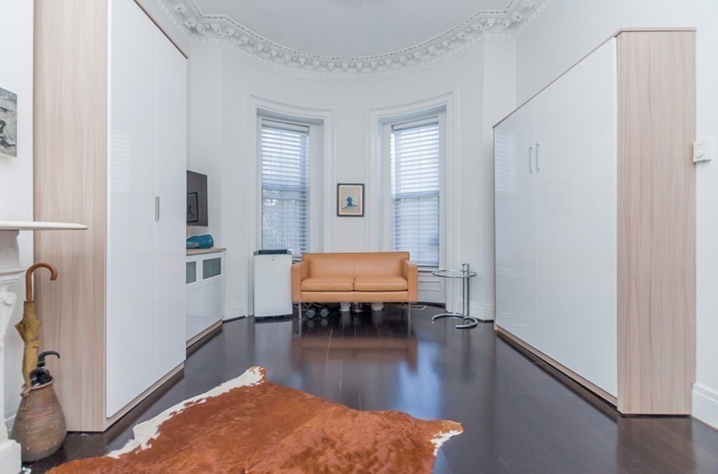 529 Columbus Ave # 17
