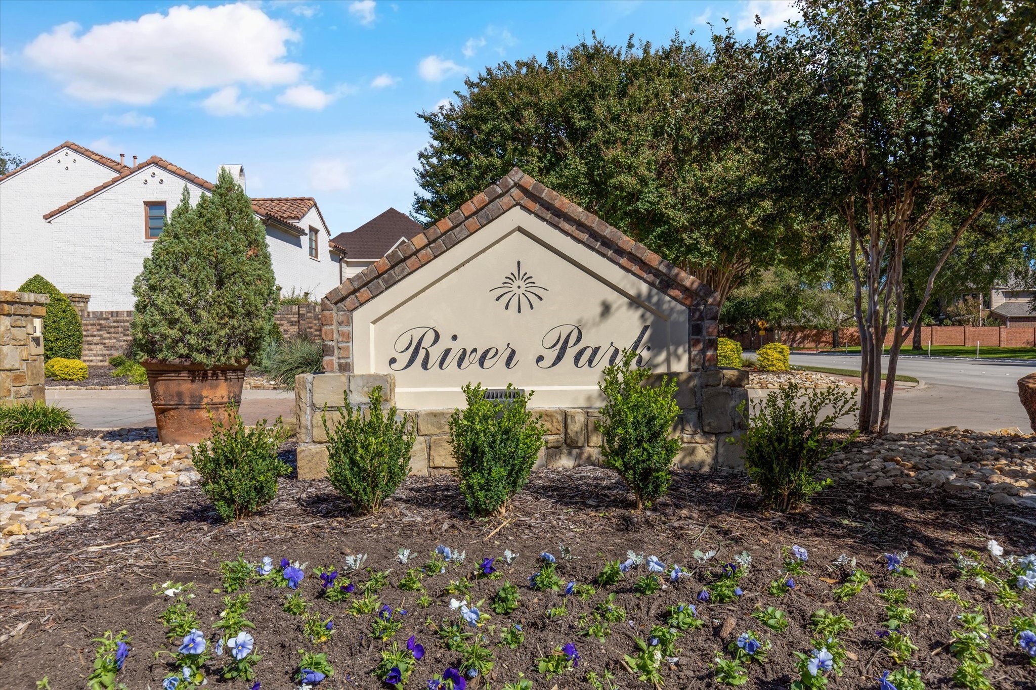 2801 River Forest Drive