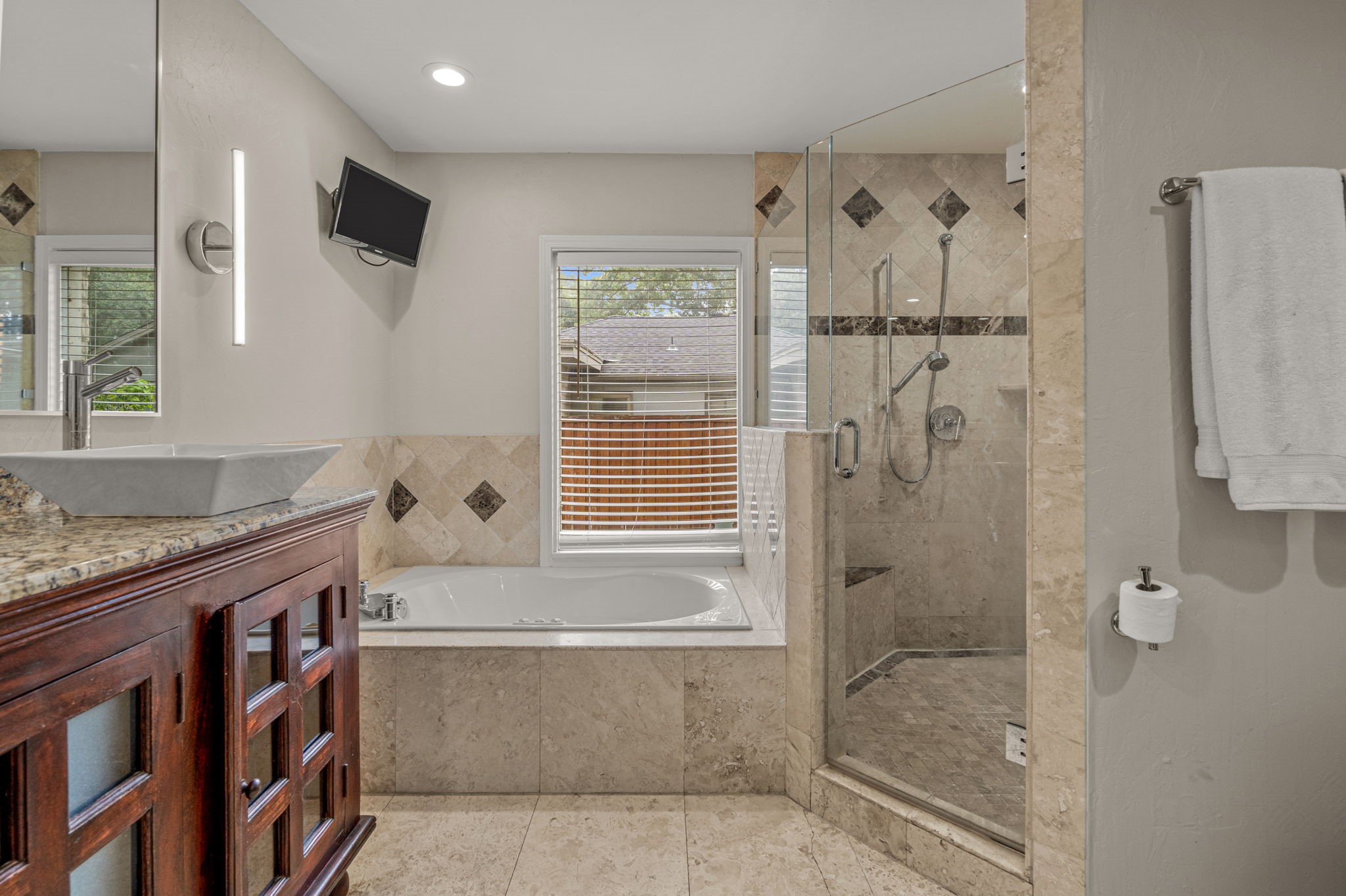 3632 W Biddison Street