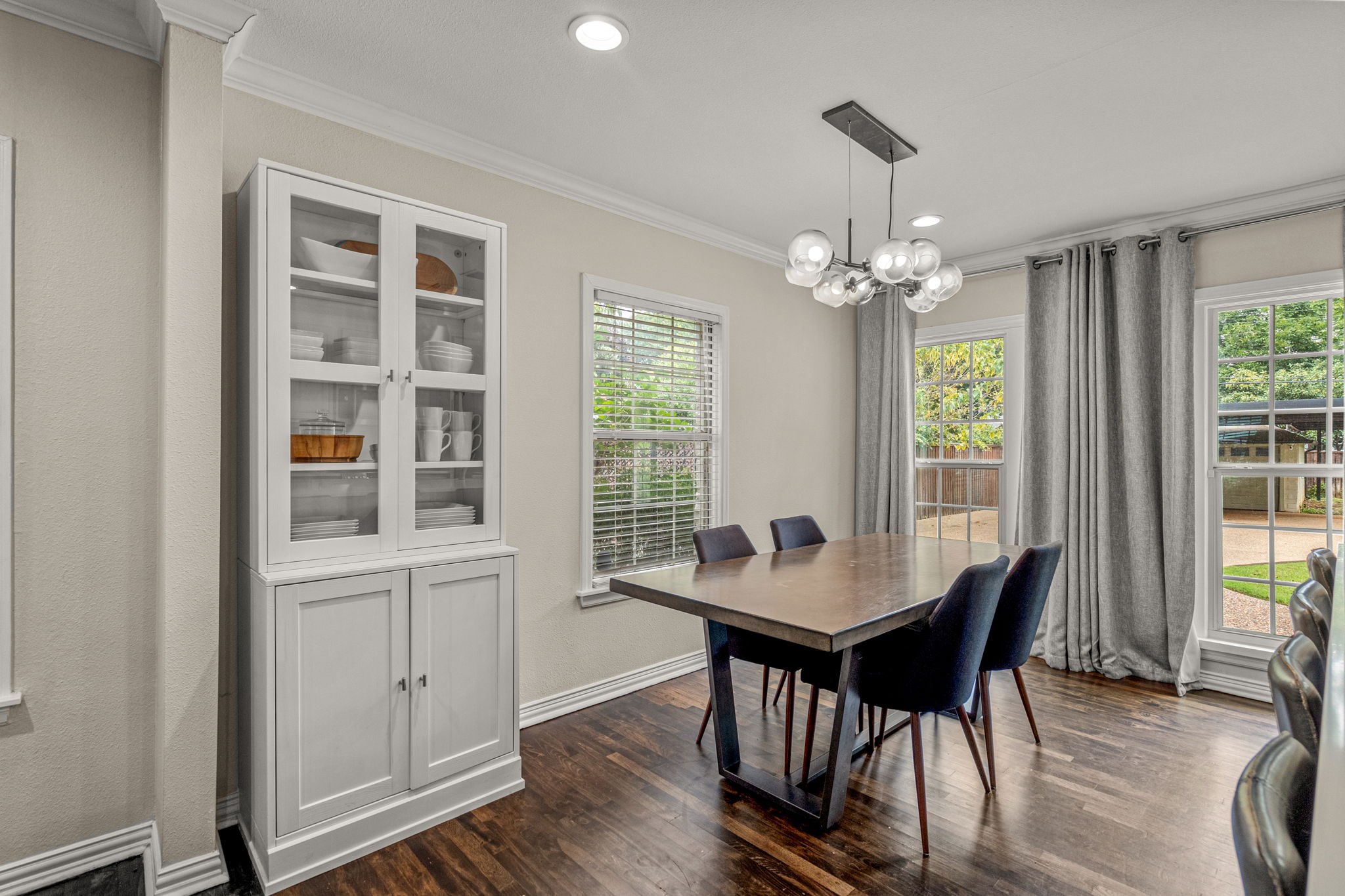 3632 W Biddison Street