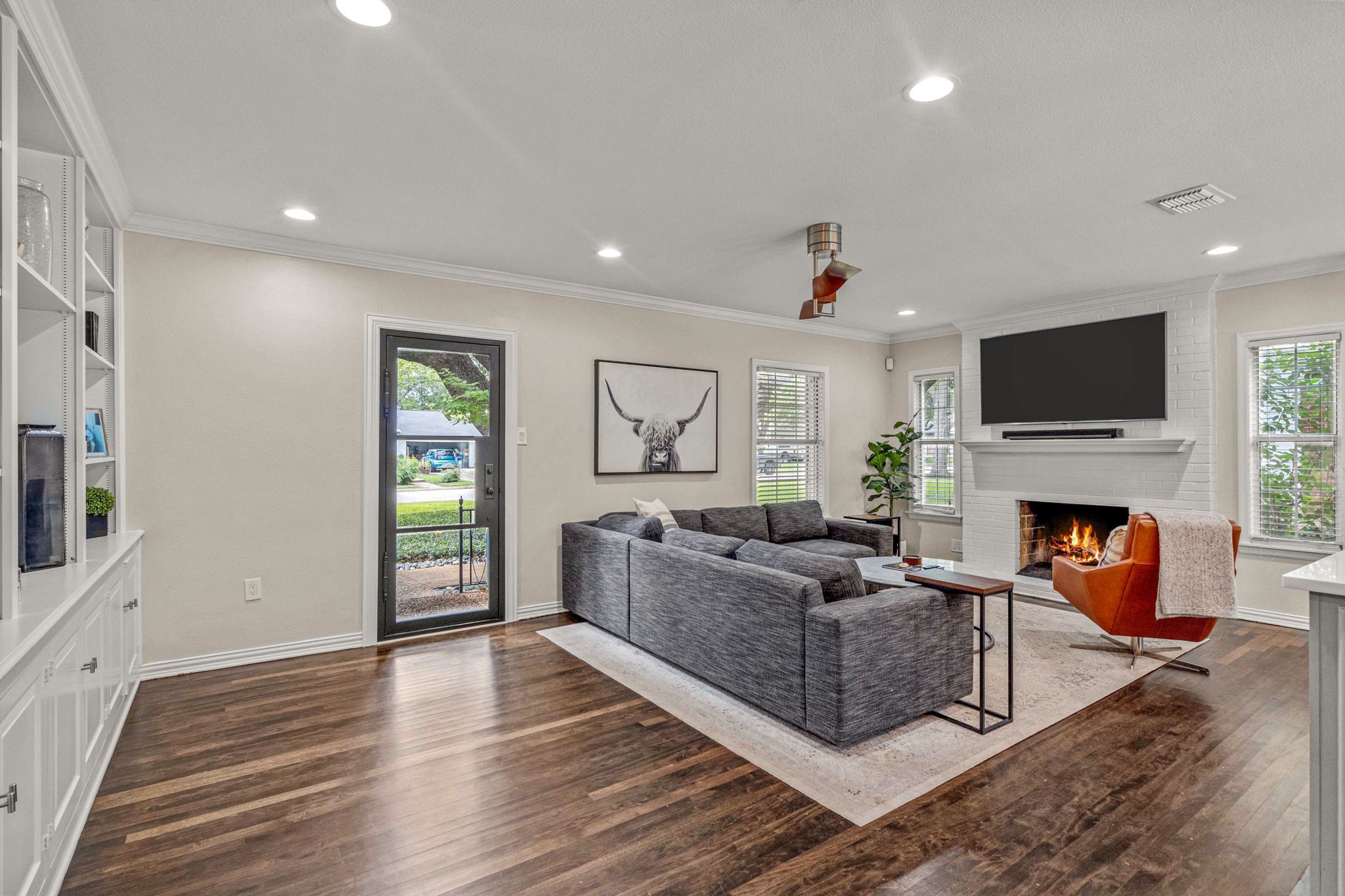 3632 W Biddison Street