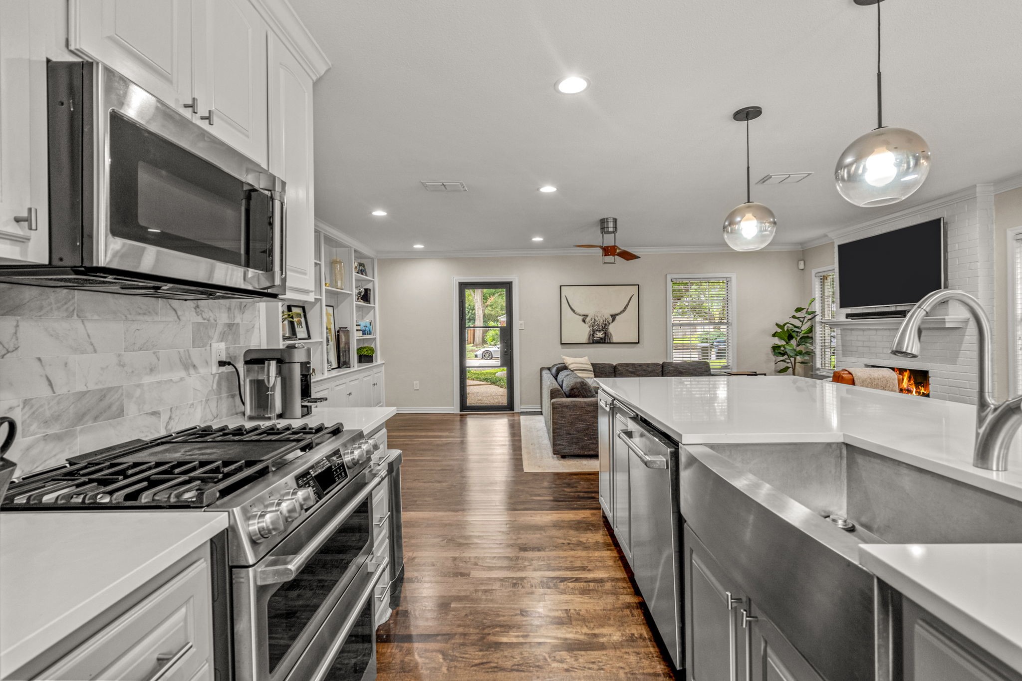 3632 W Biddison Street