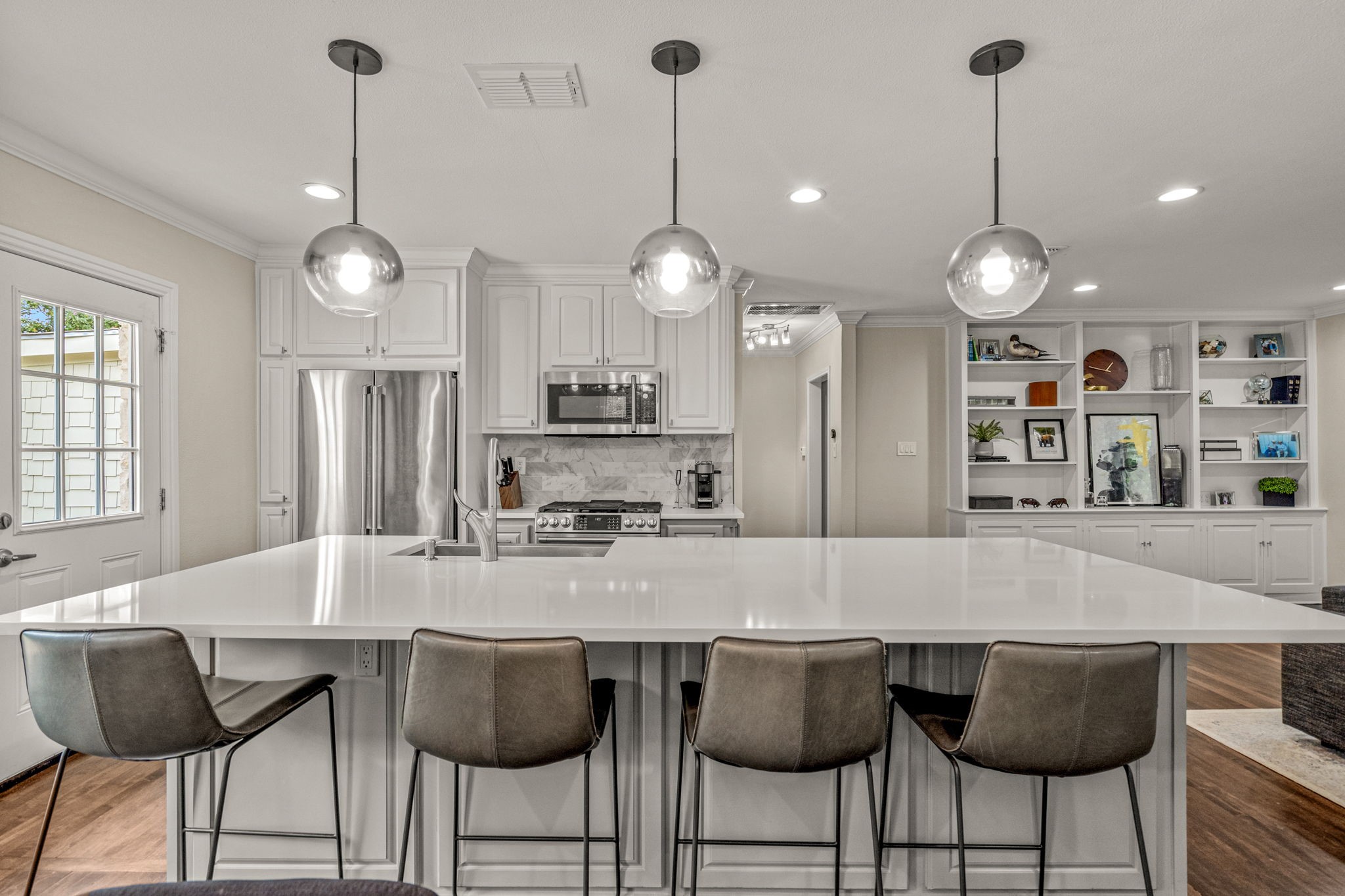 3632 W Biddison Street