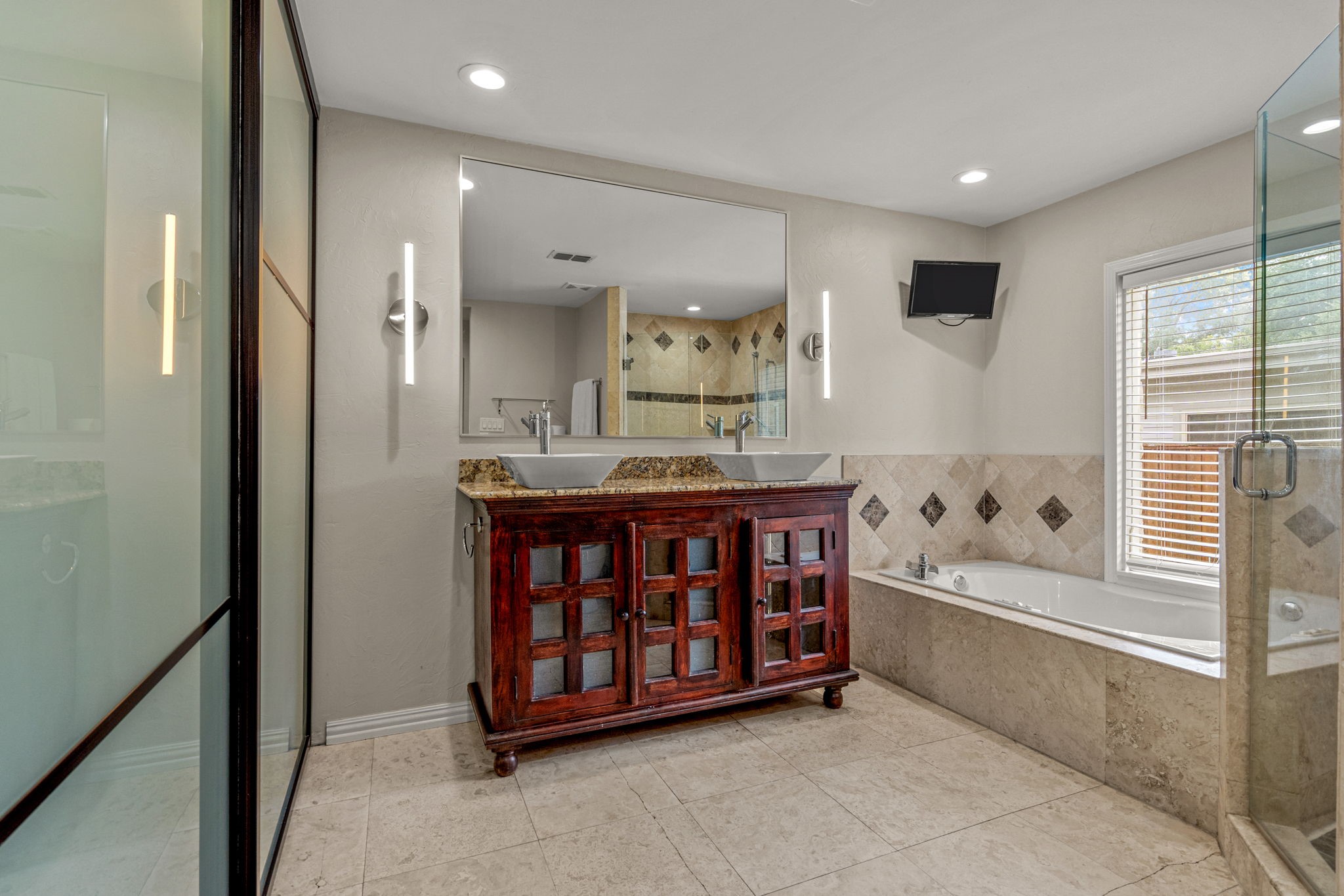 3632 W Biddison Street