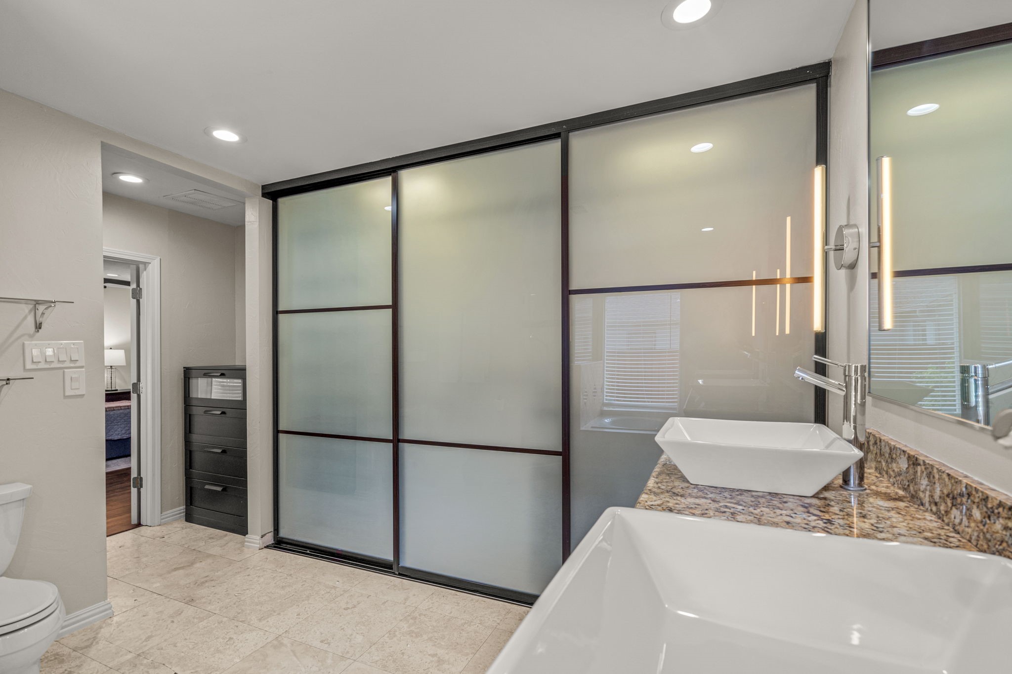 3632 W Biddison Street