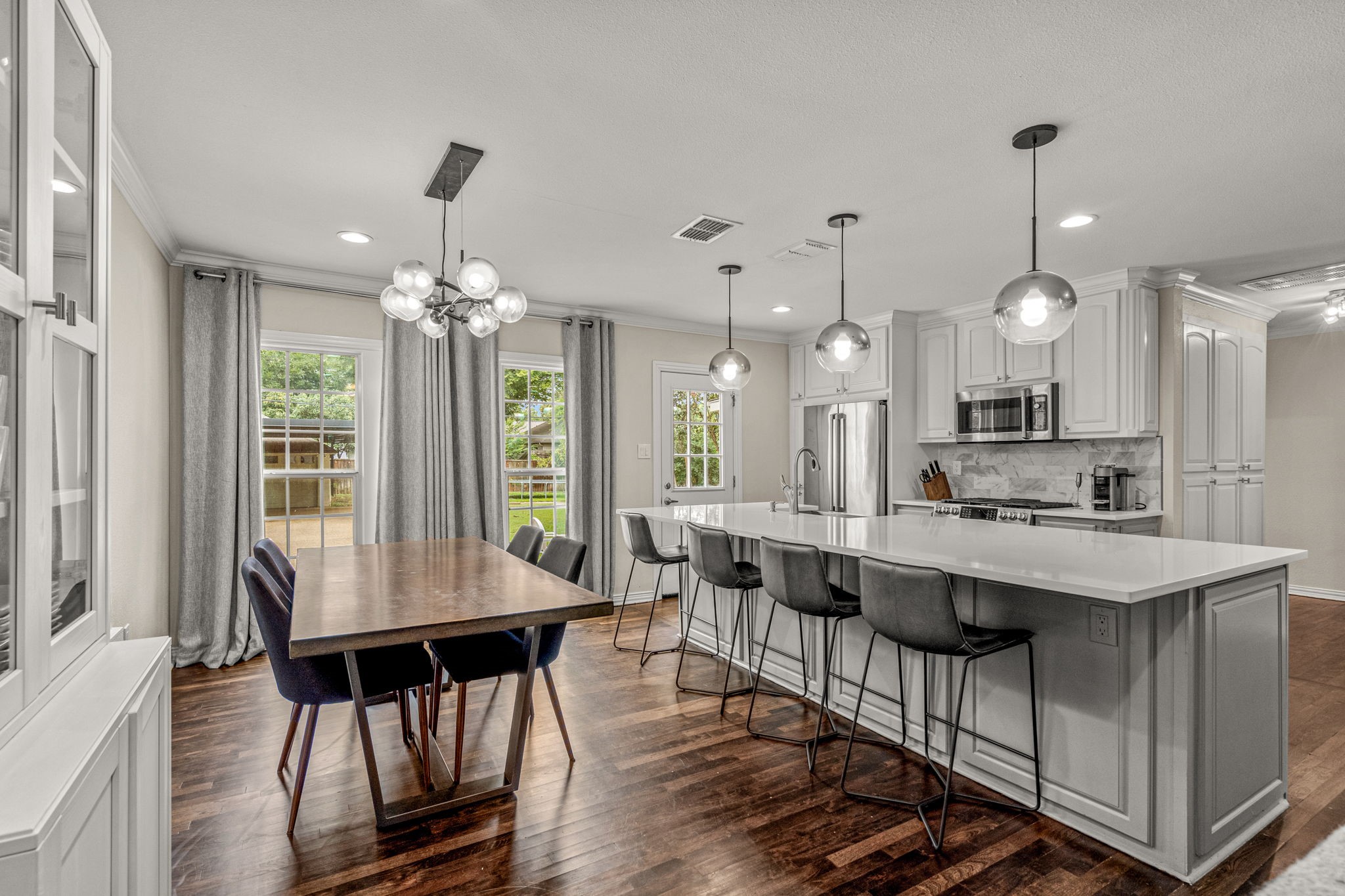 3632 W Biddison Street