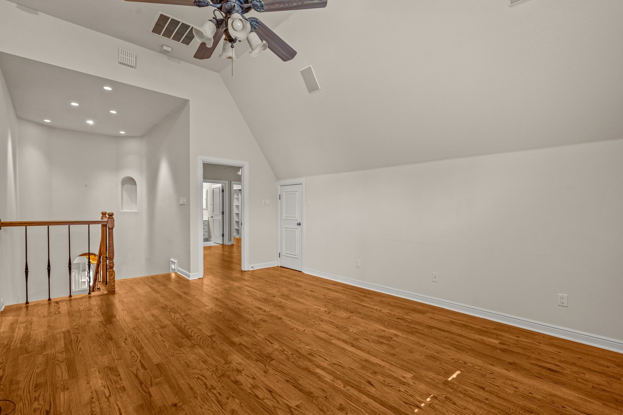 2877 Manorwood Trail