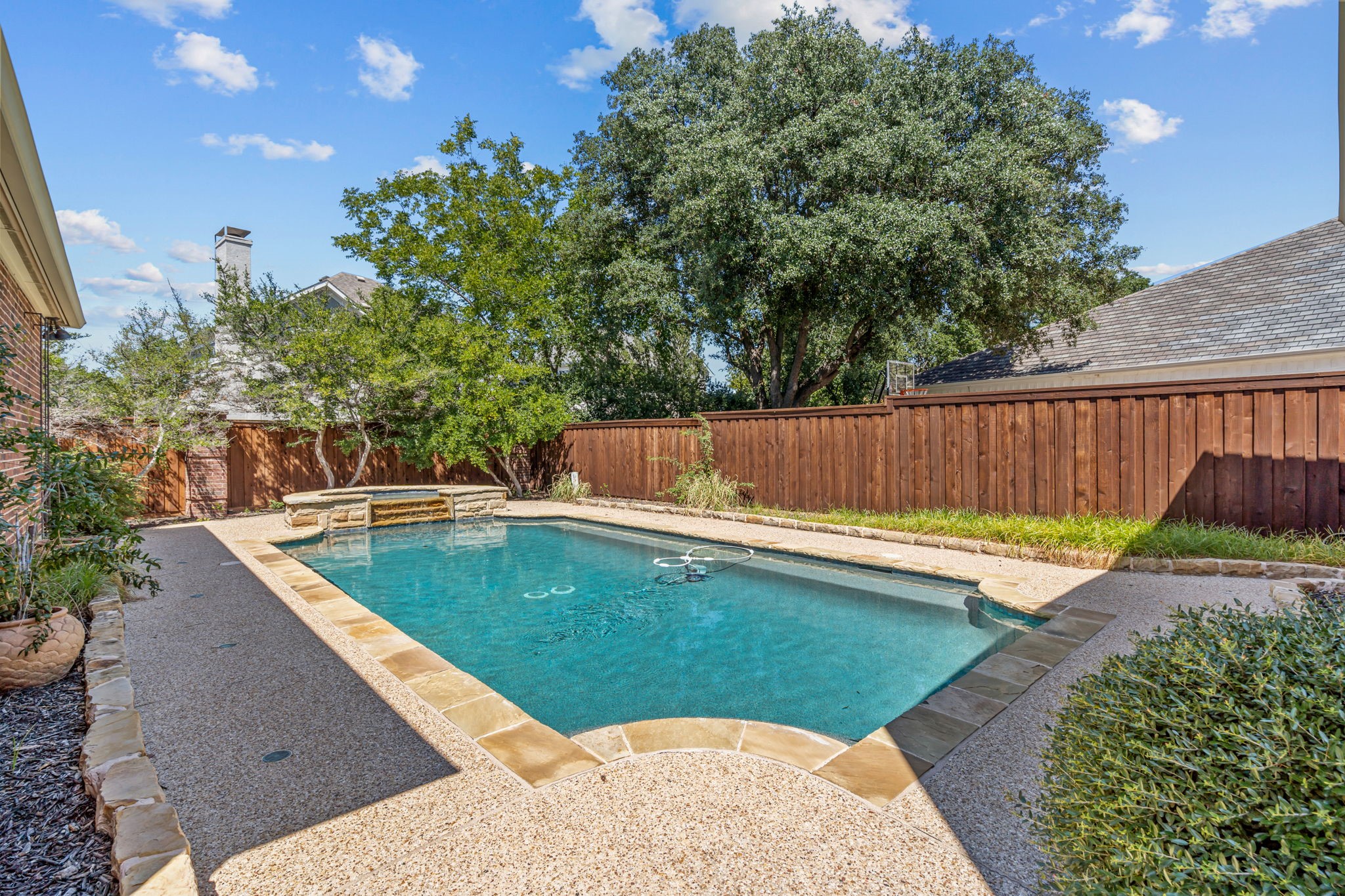 2877 Manorwood Trail