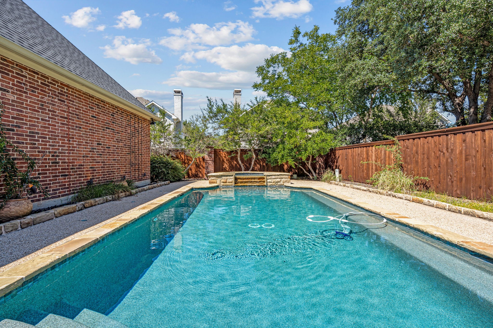 2877 Manorwood Trail