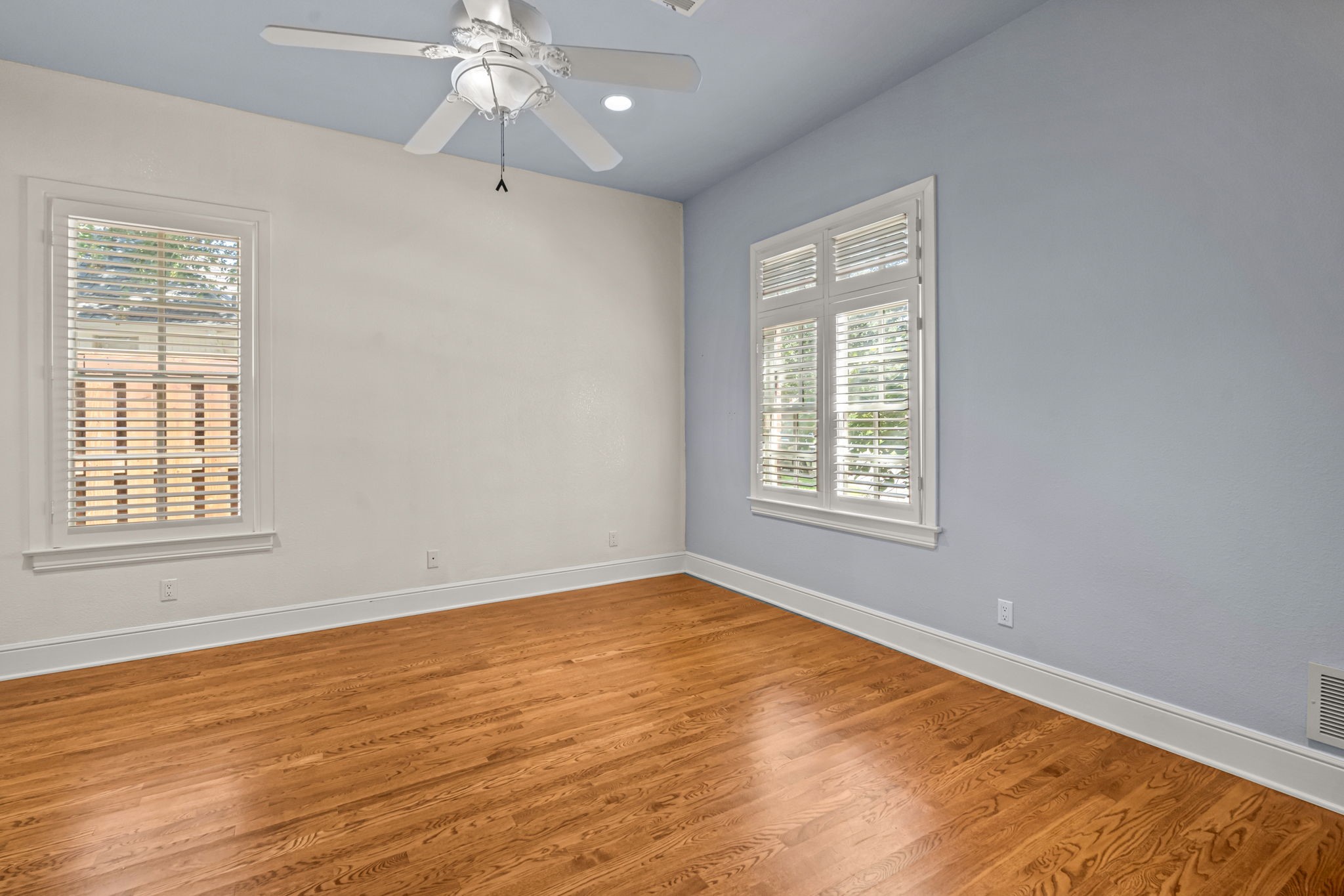 2877 Manorwood Trail