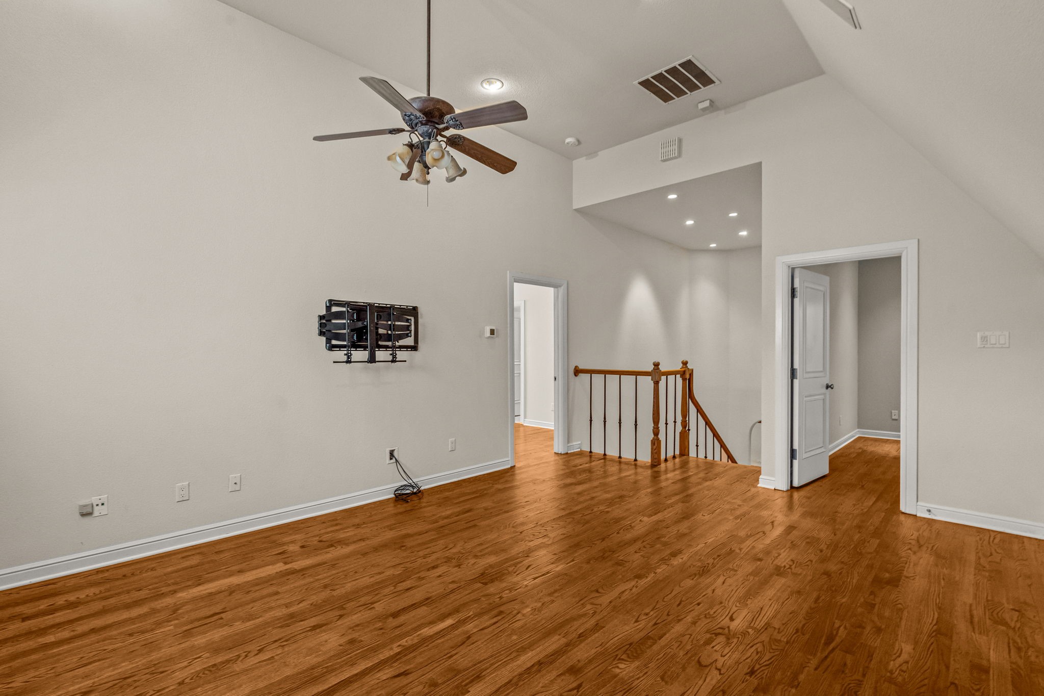 2877 Manorwood Trail