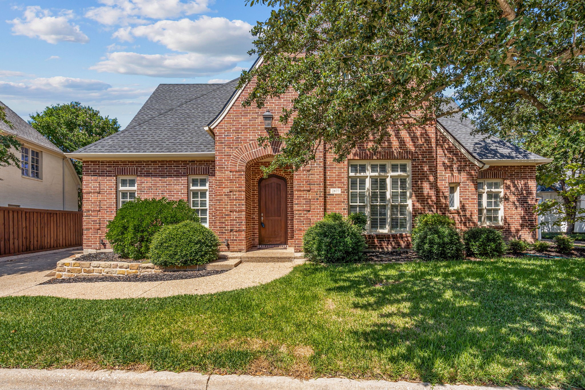 2877 Manorwood Trail