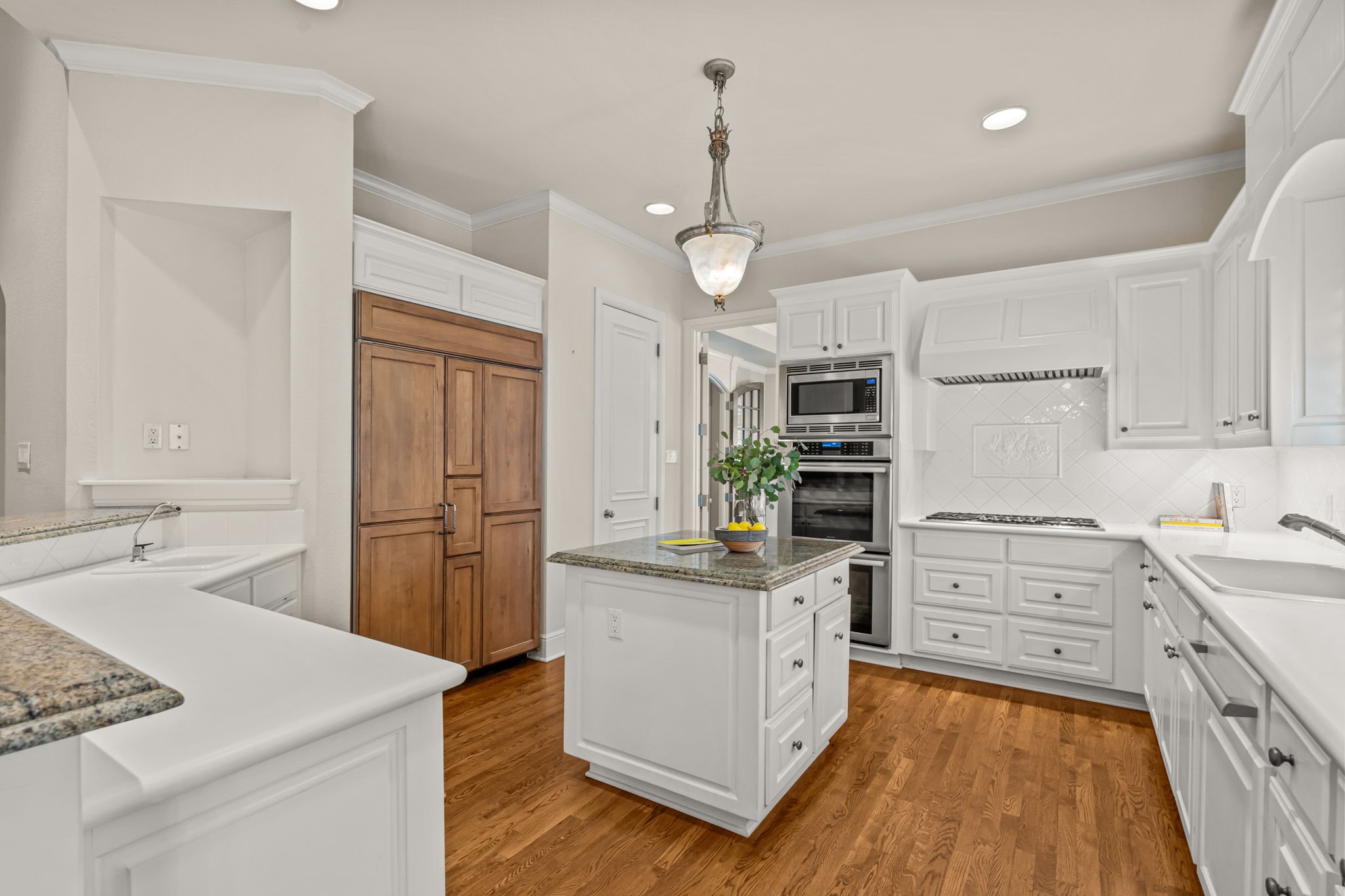 2877 Manorwood Trail