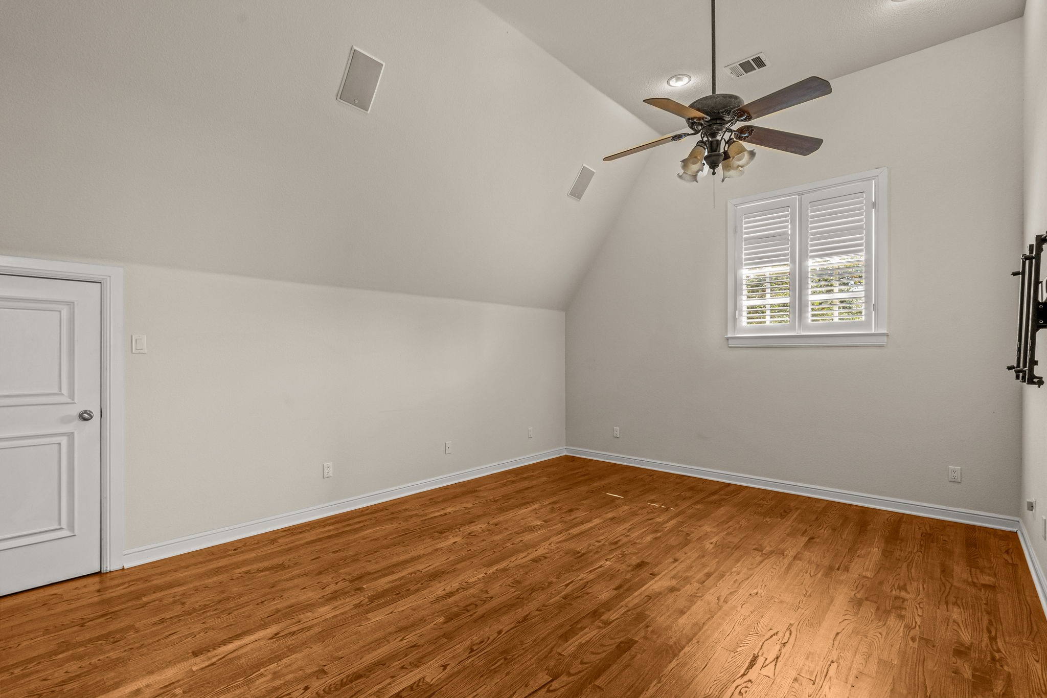 2877 Manorwood Trail