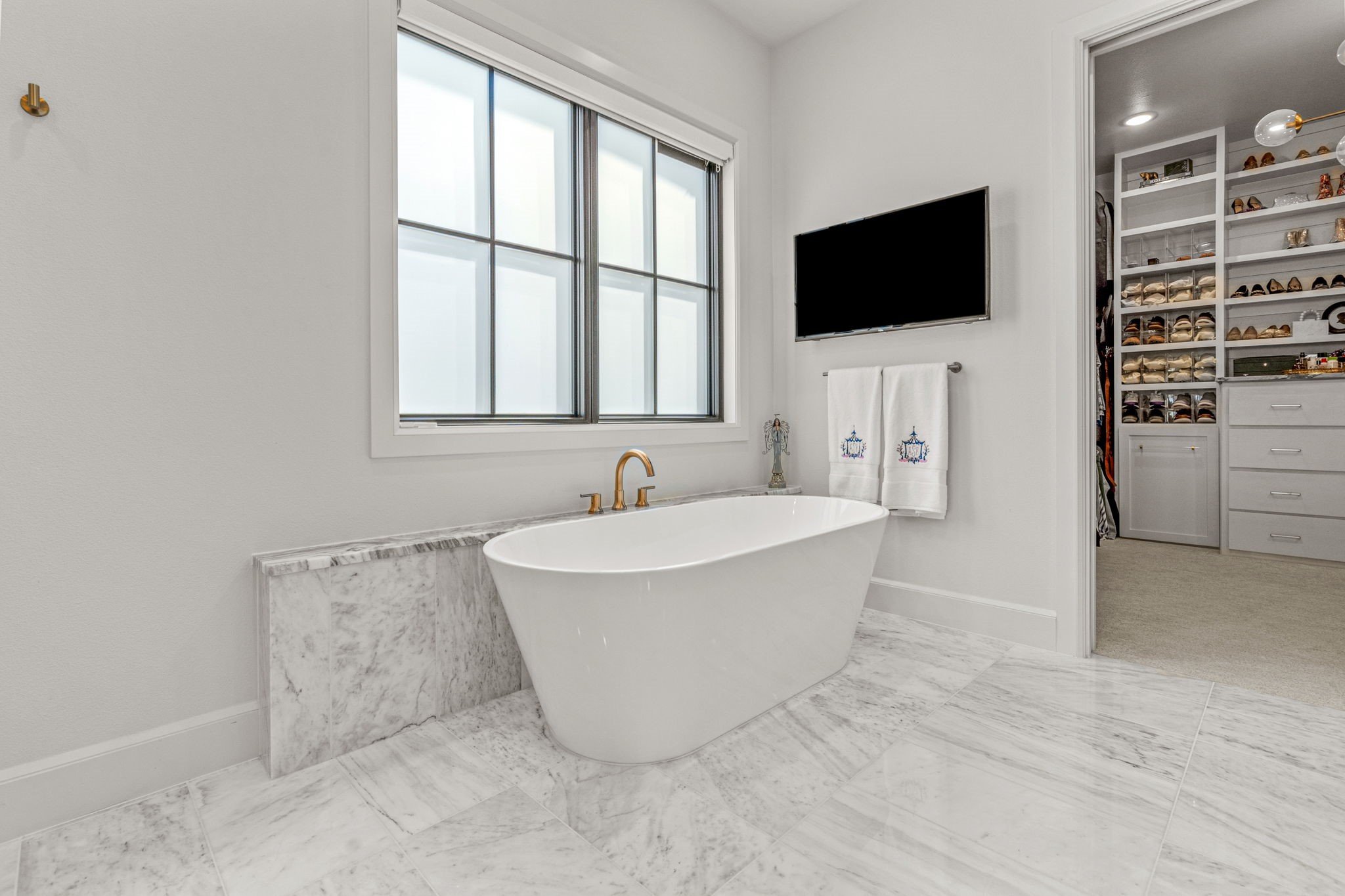 9632 Saint Michel Lane