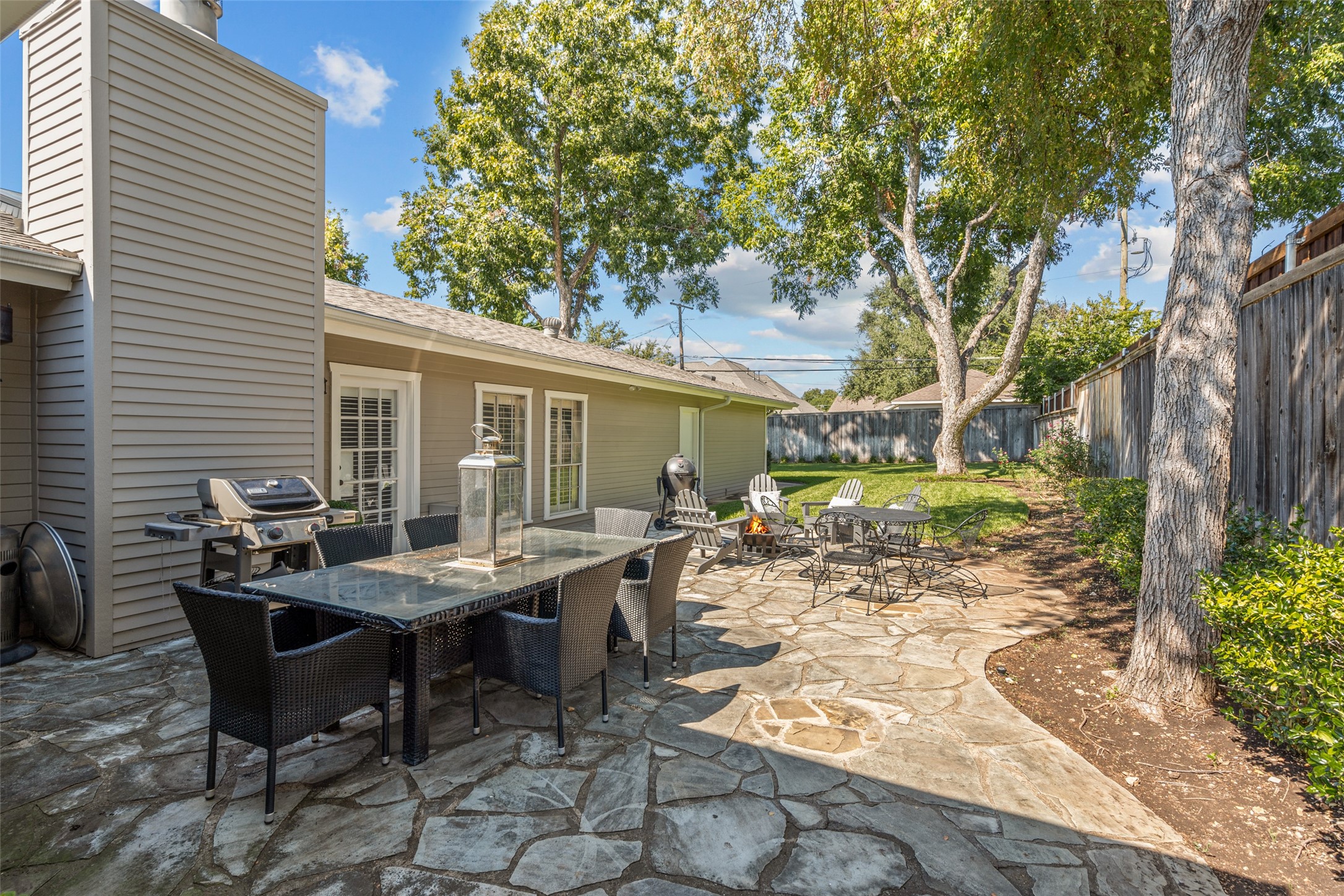 3816 W Biddison Street