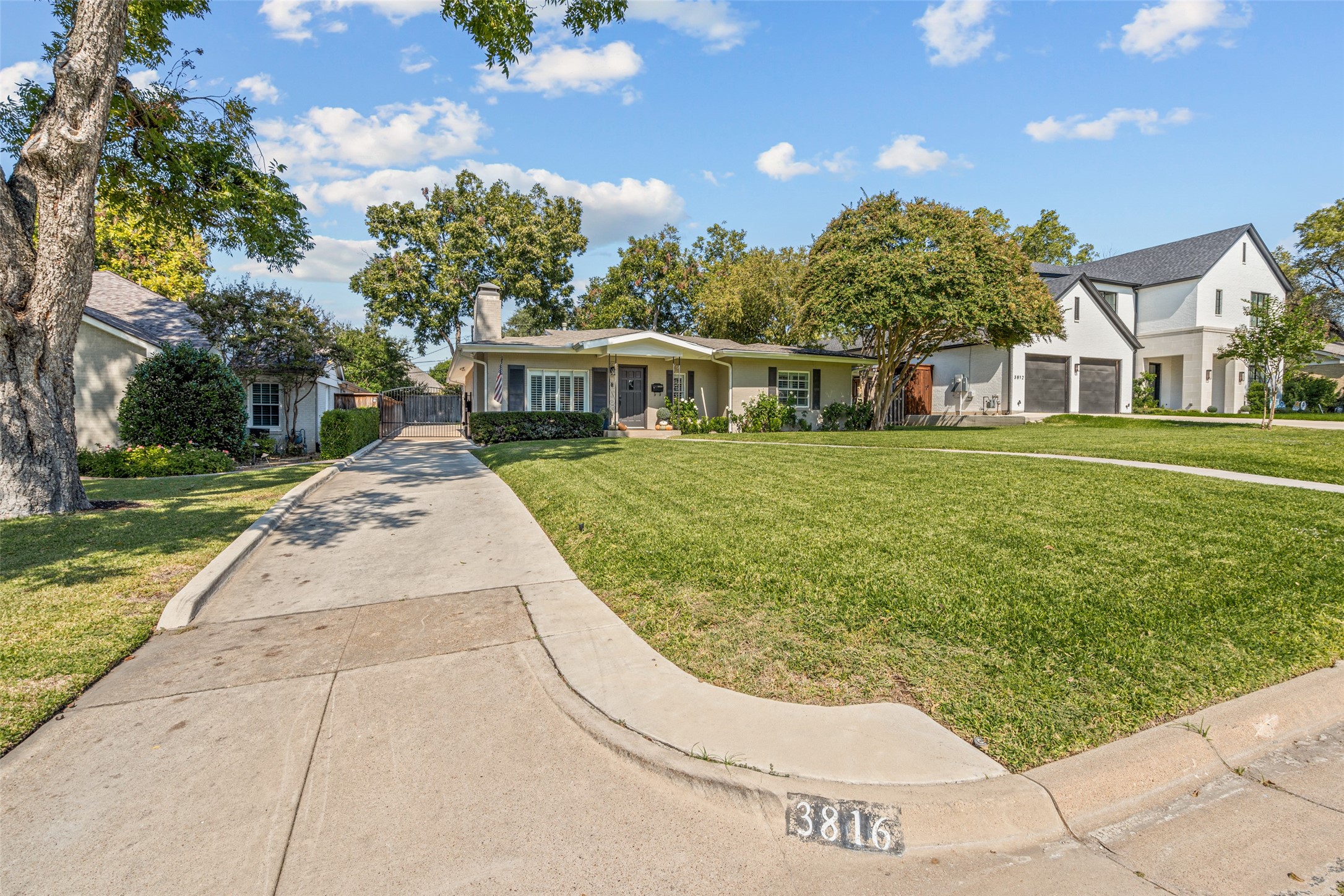 3816 W Biddison Street