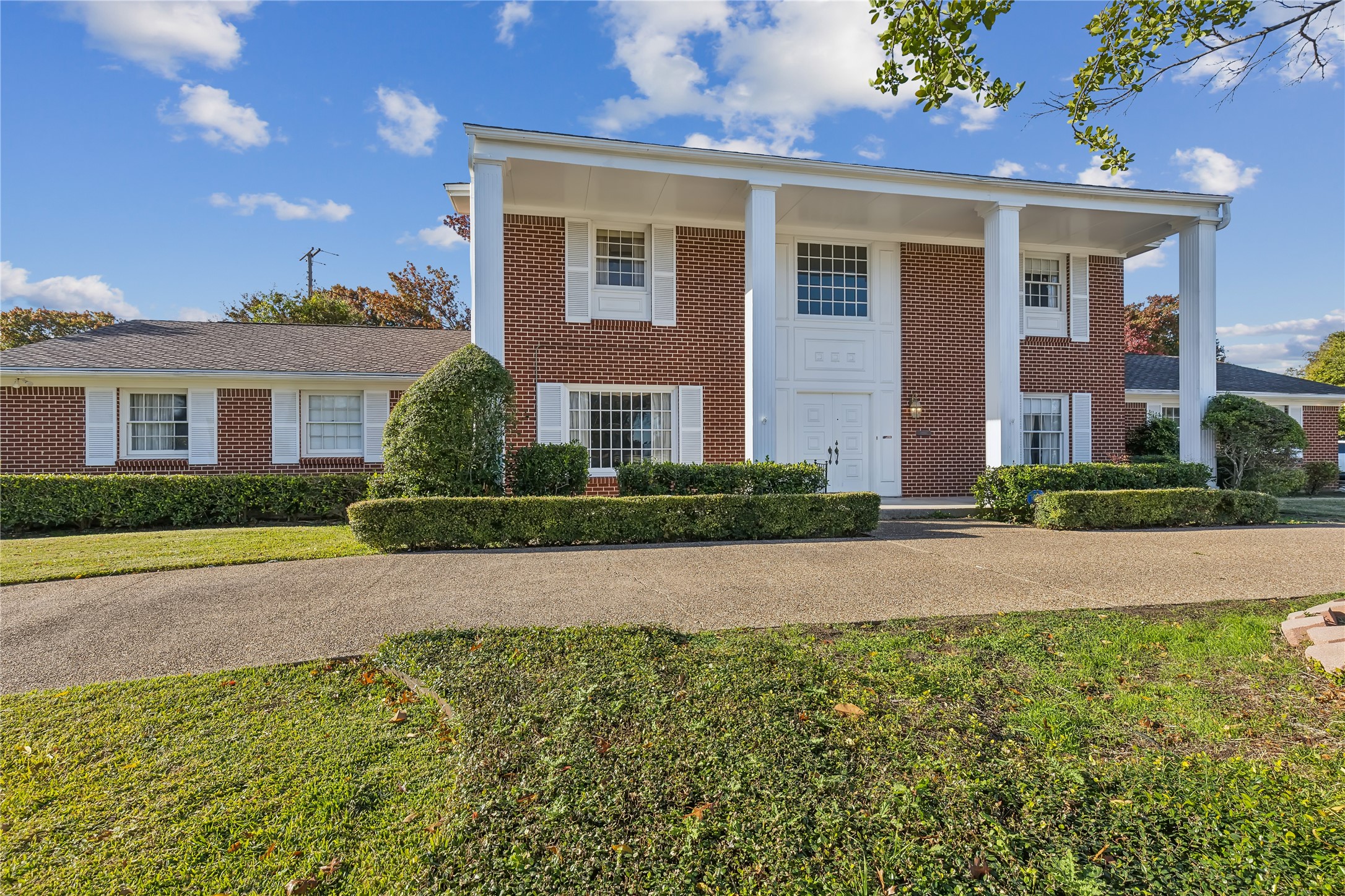 3901 Mockingbird Lane