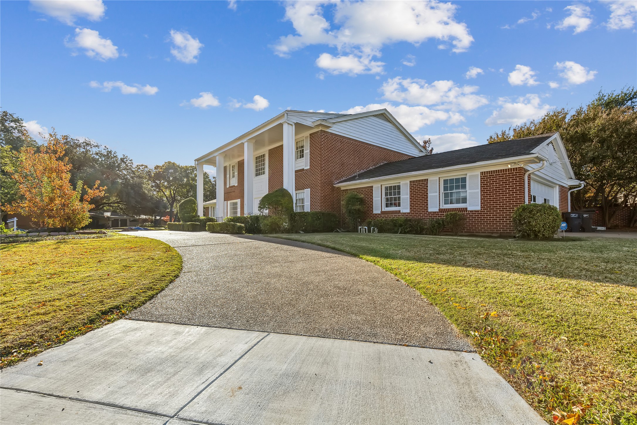 3901 Mockingbird Lane