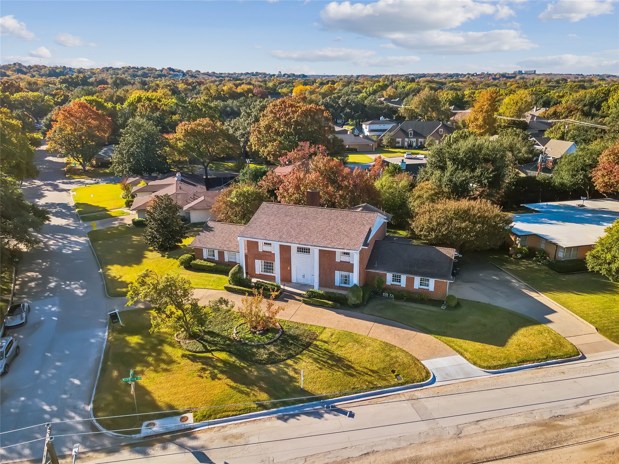 3901 Mockingbird Lane