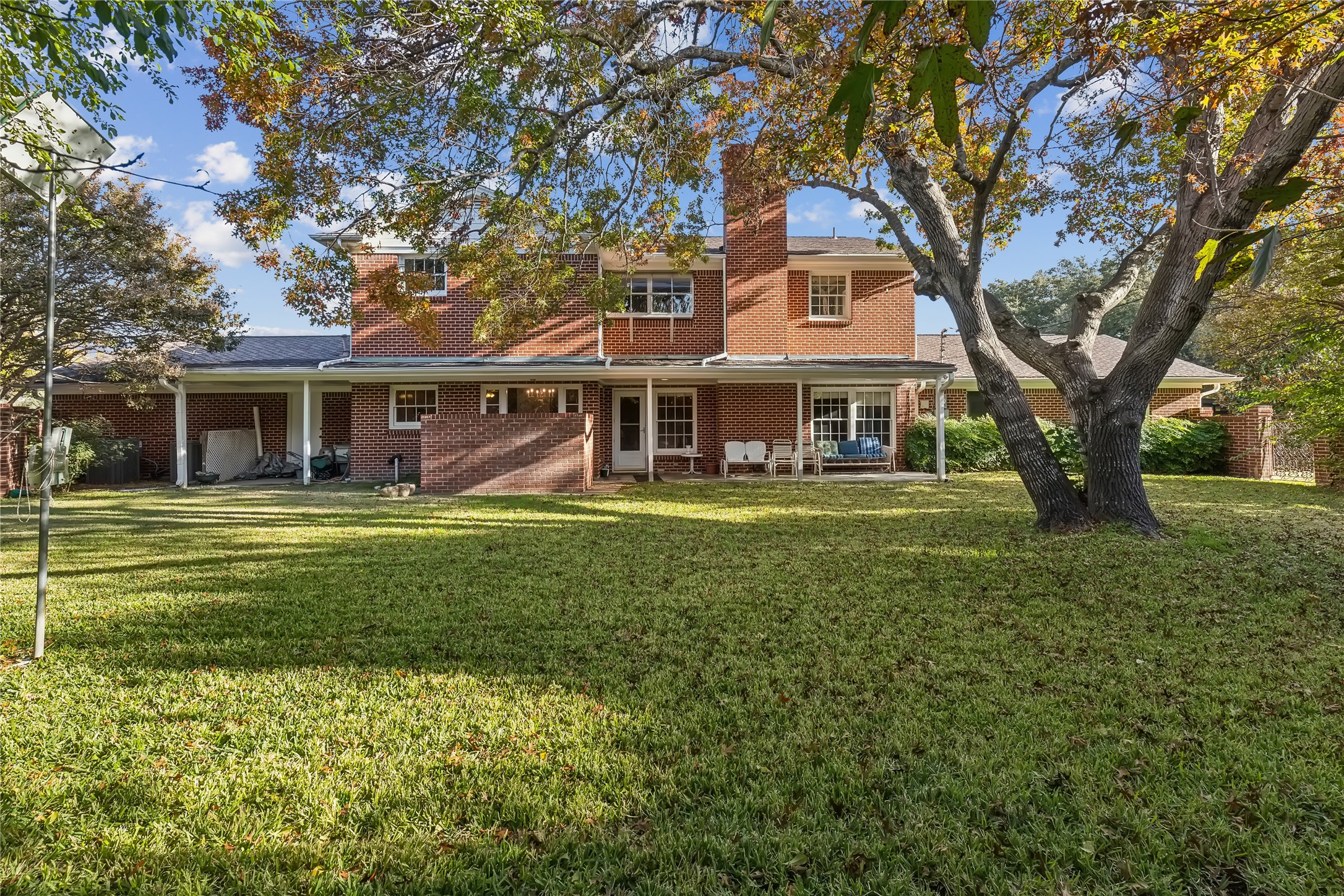 3901 Mockingbird Lane