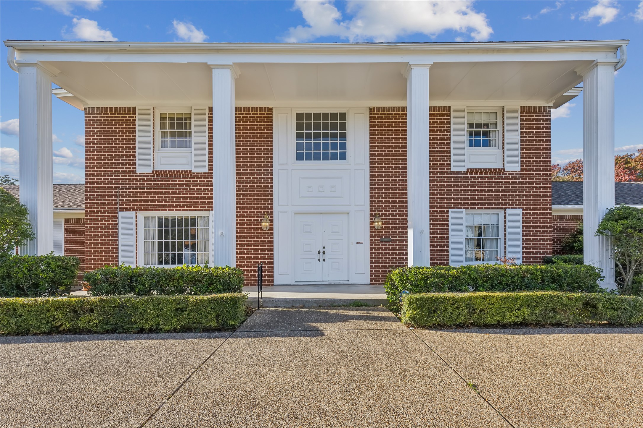 3901 Mockingbird Lane