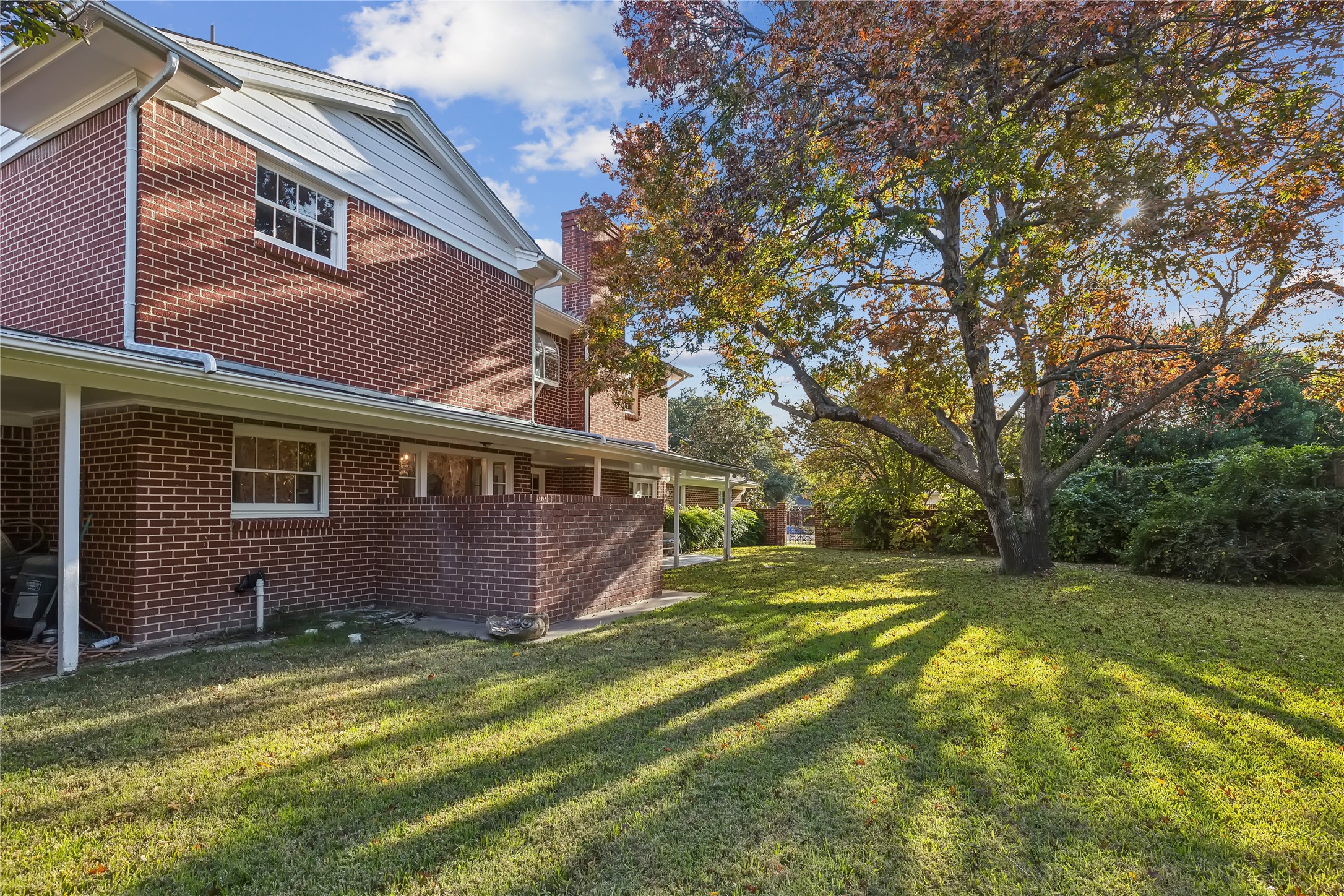 3901 Mockingbird Lane