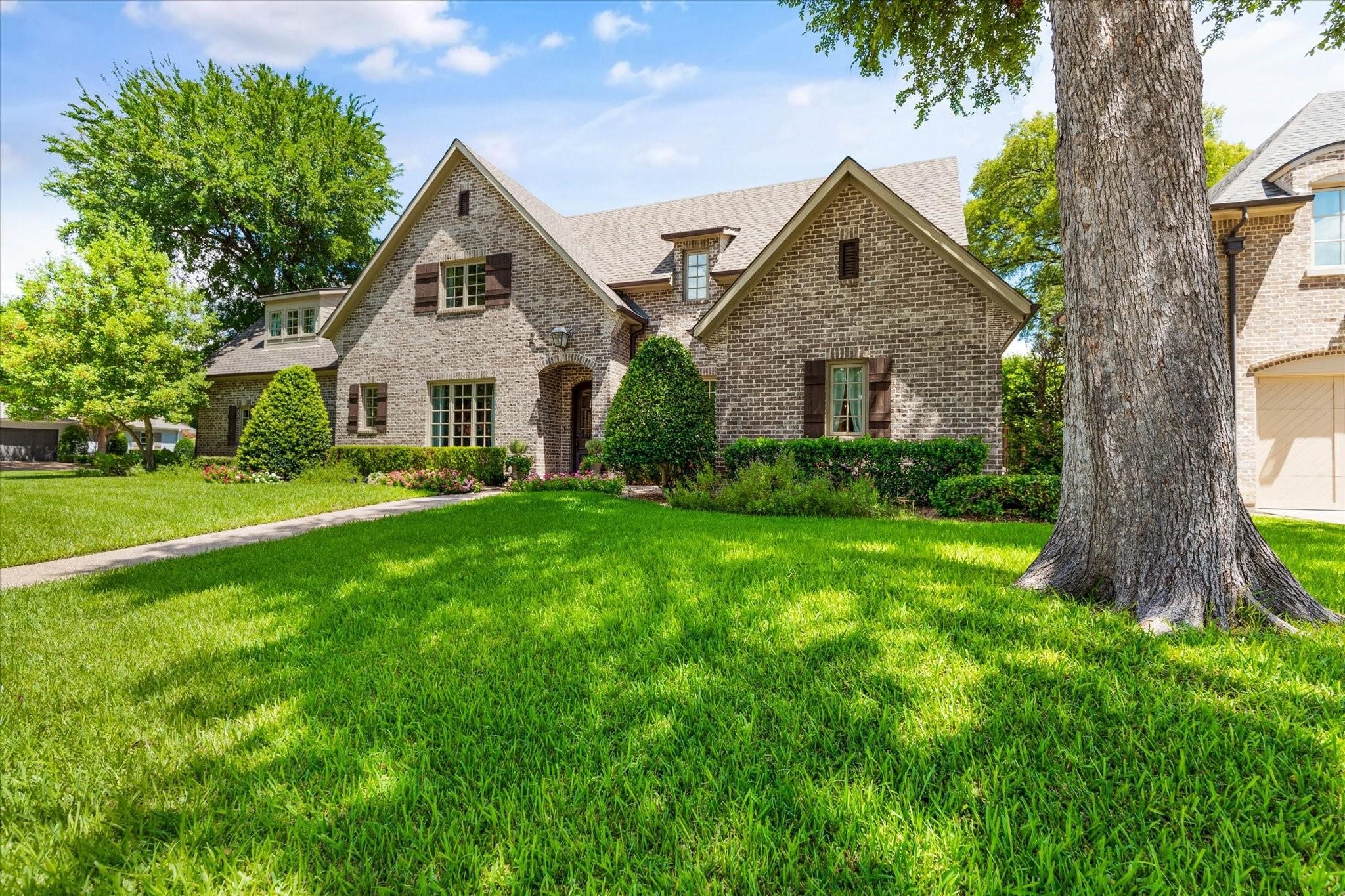 2809 River Brook Court