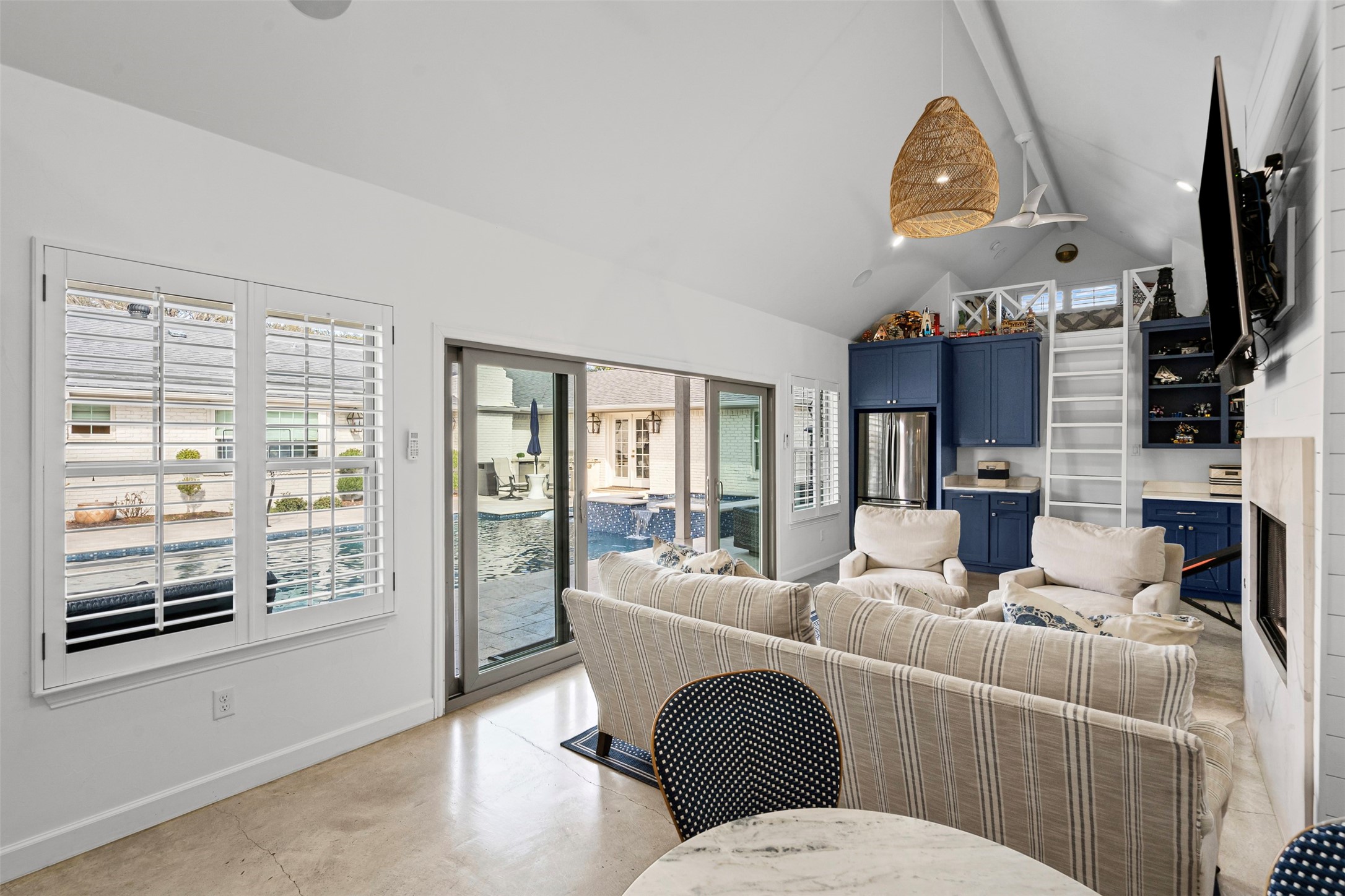 4329 Whitfield Avenue