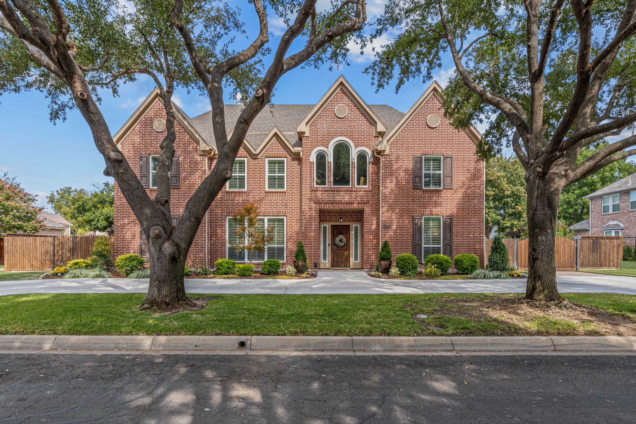 6820 Savannah Lane