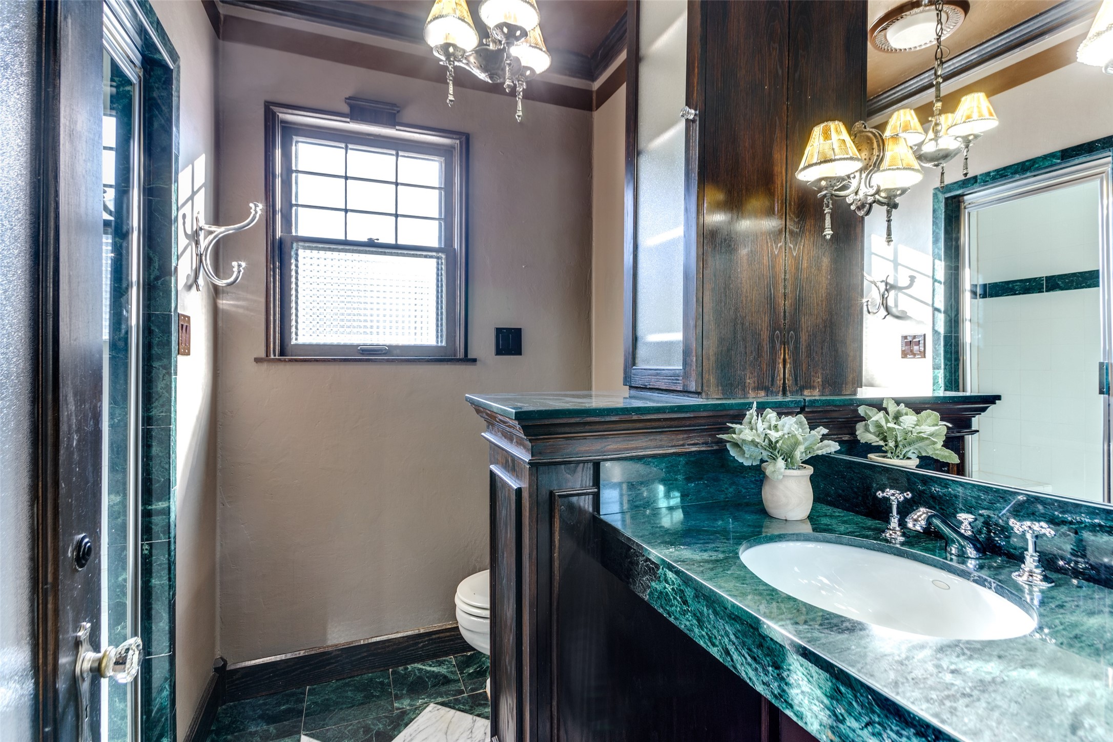 1933 Rockridge Terrace