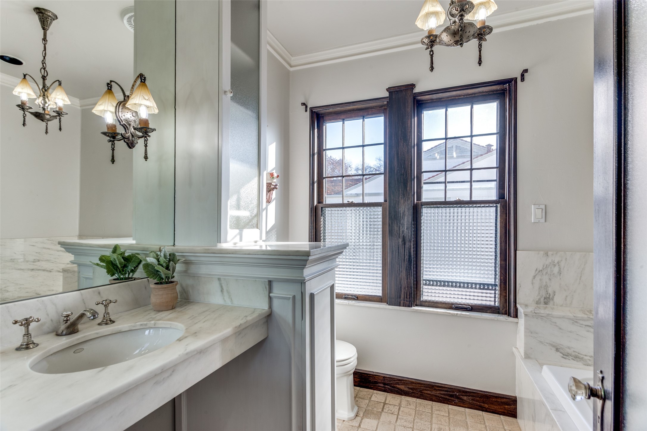 1933 Rockridge Terrace