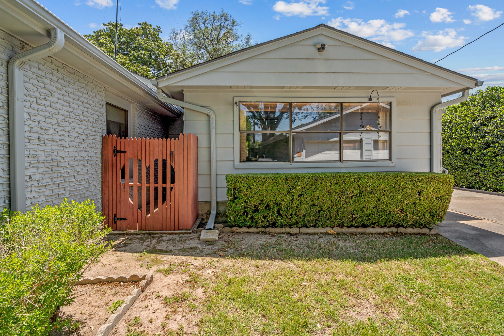 3844 Hilltop Road