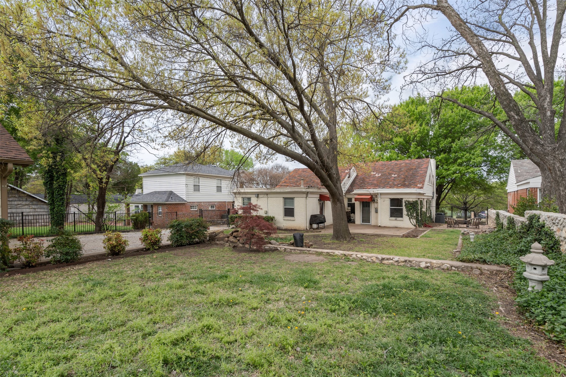 3221 Stadium Drive