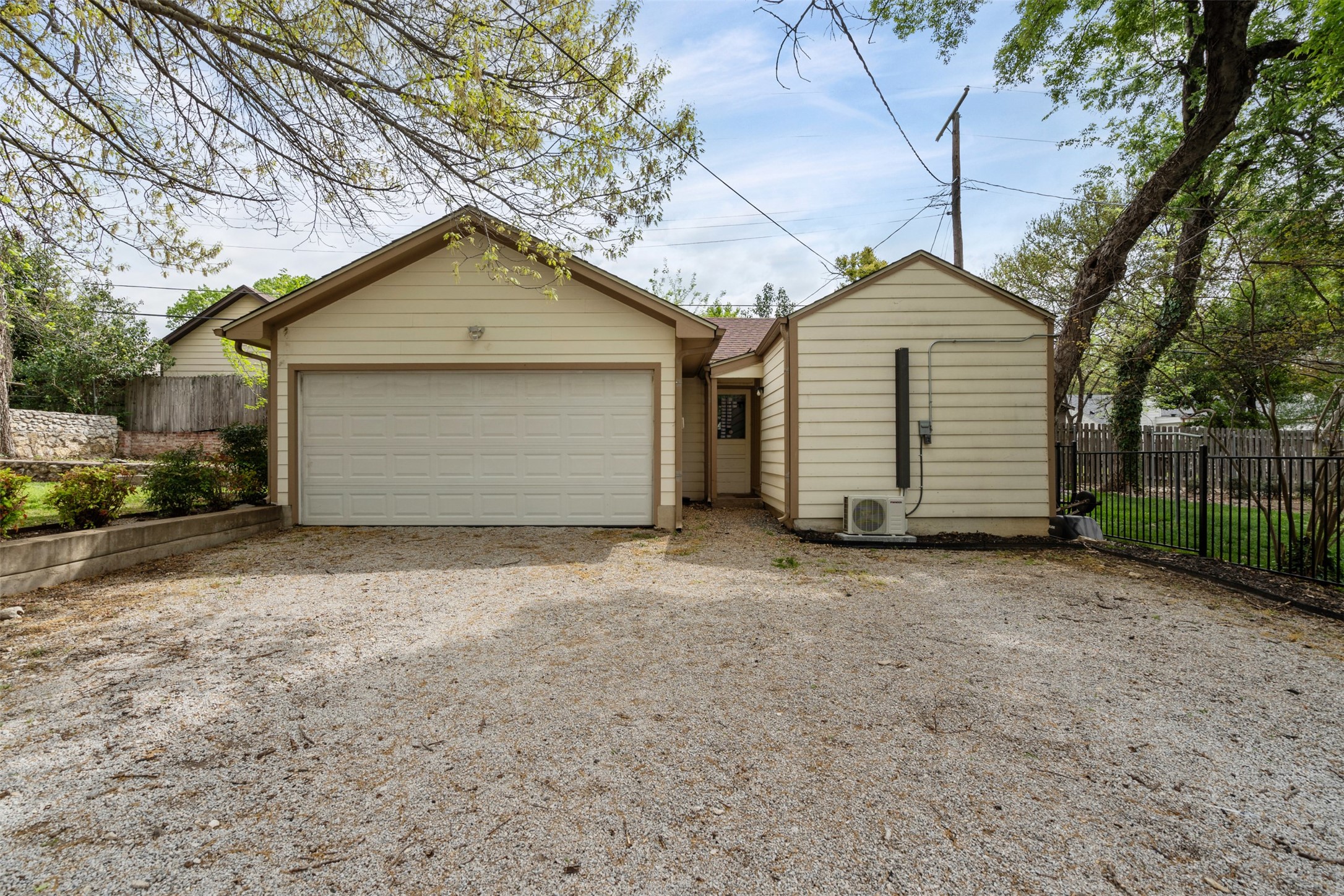 3221 Stadium Drive