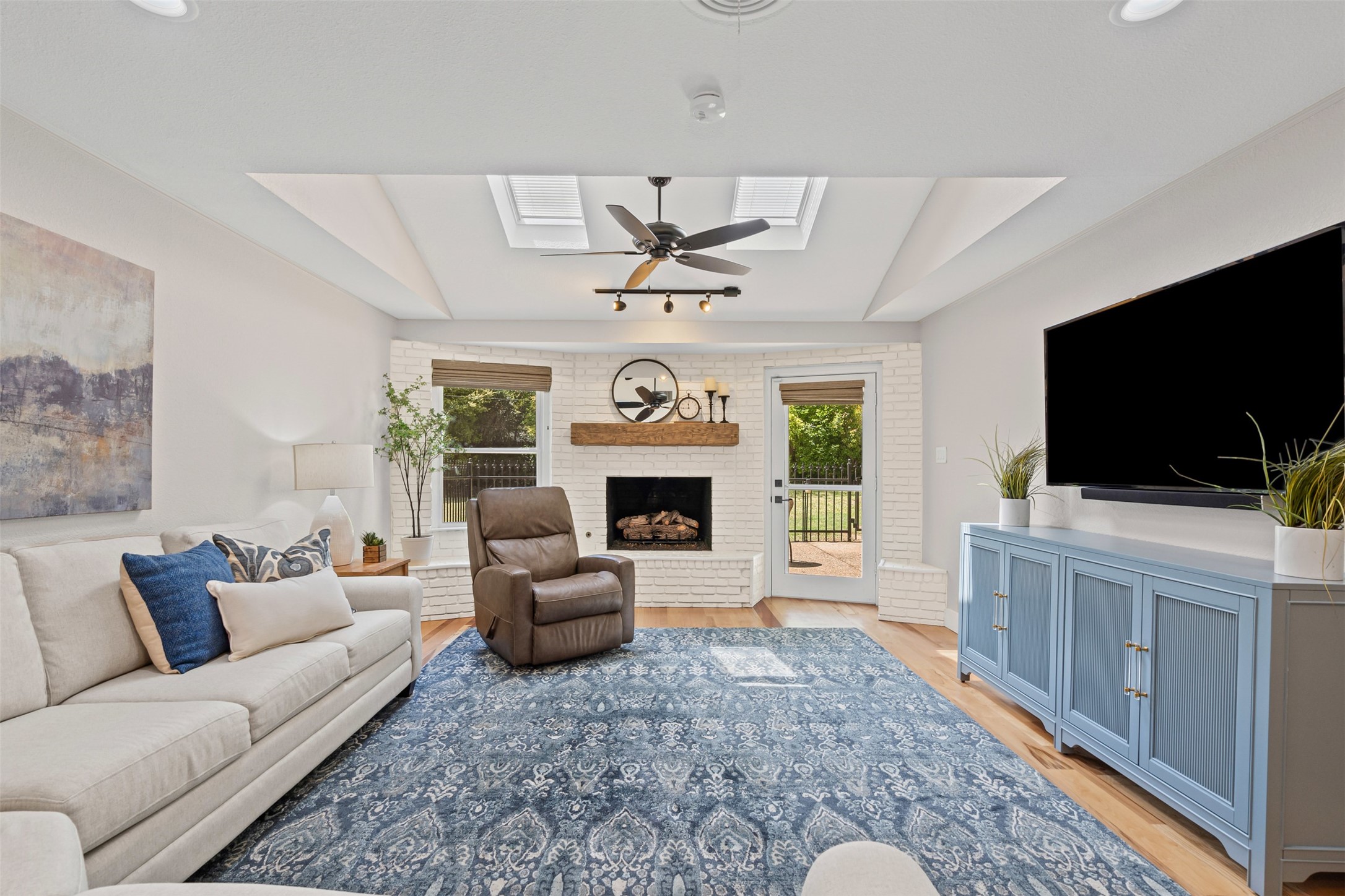 4308 Hildring Drive E