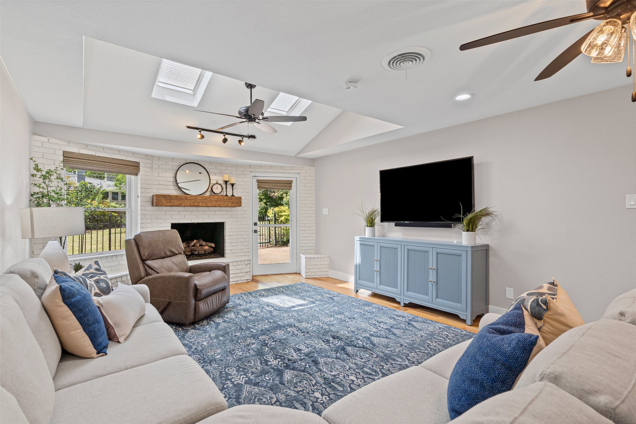 4308 Hildring Drive E