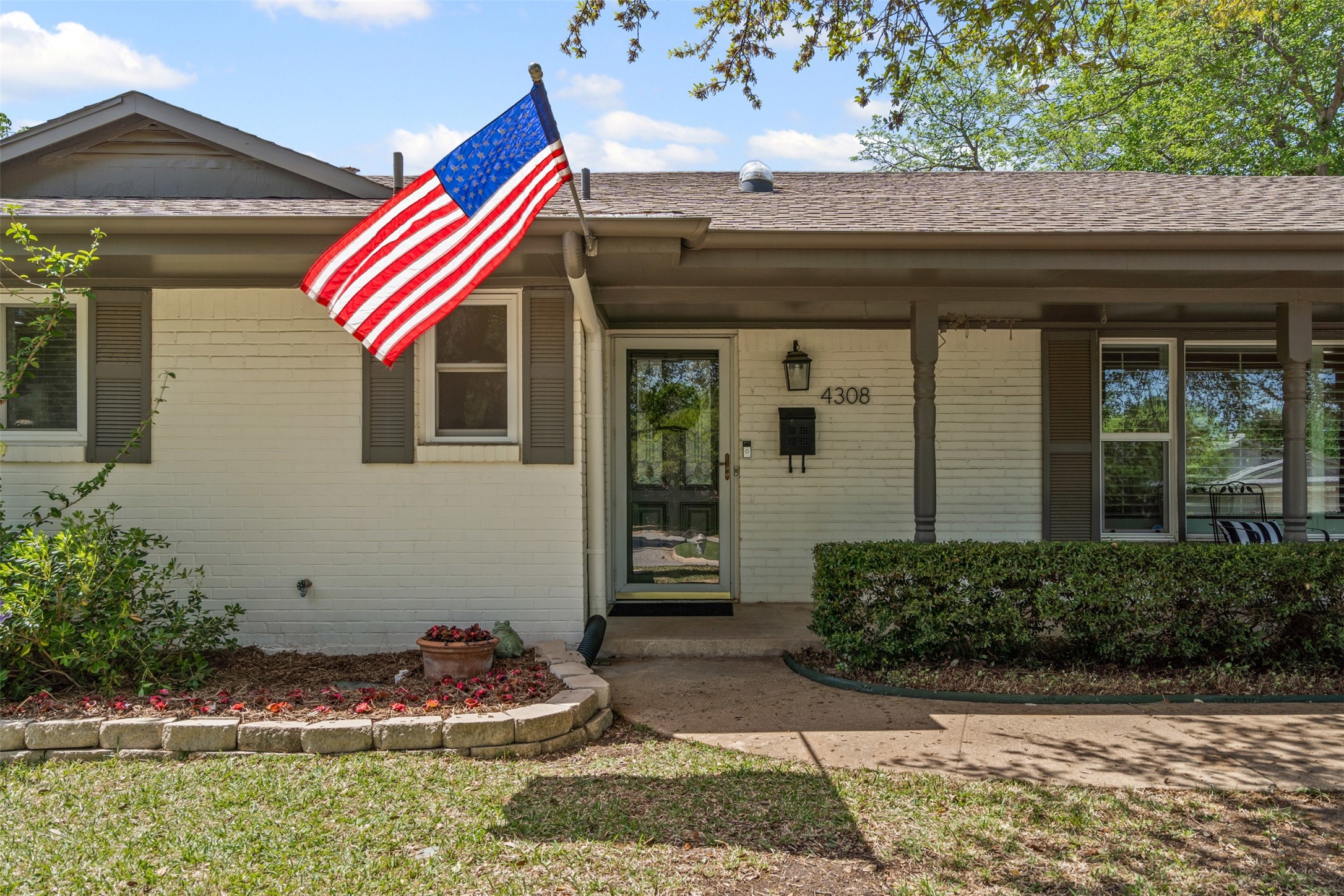 4308 Hildring Drive E