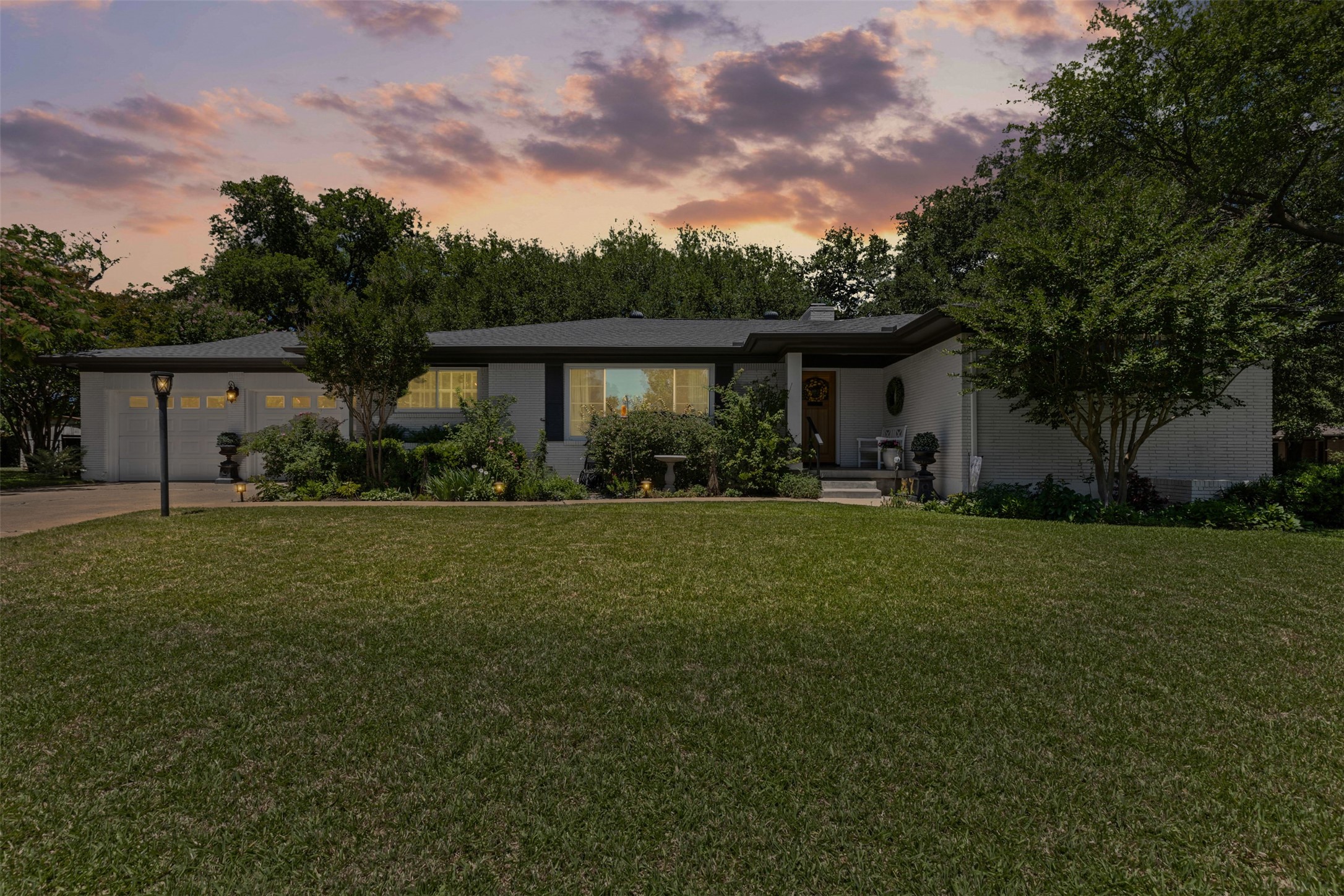 4304 Warnock Court